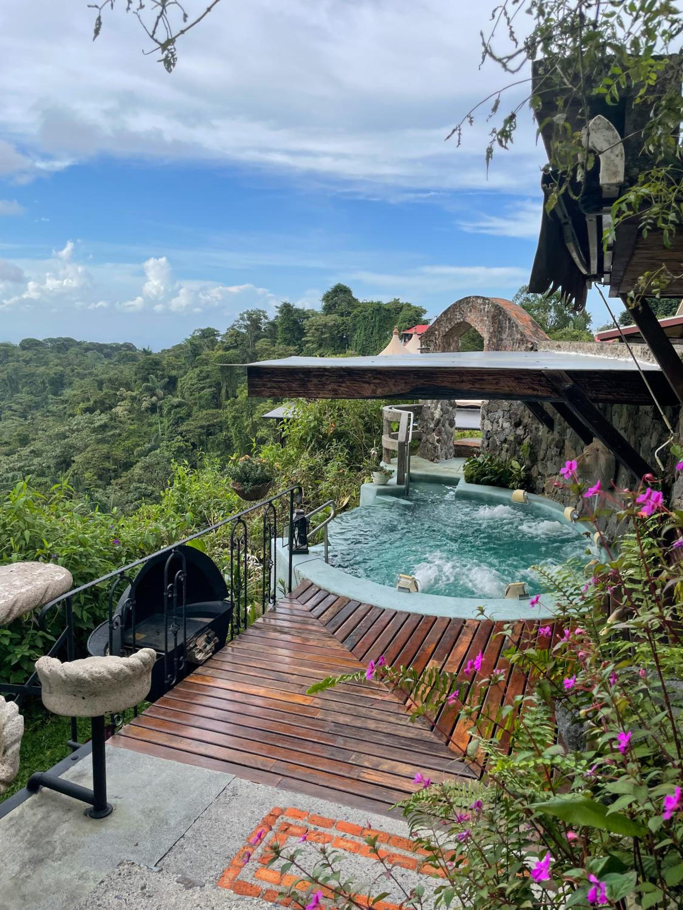 Casa maar -Treetop tent view 3