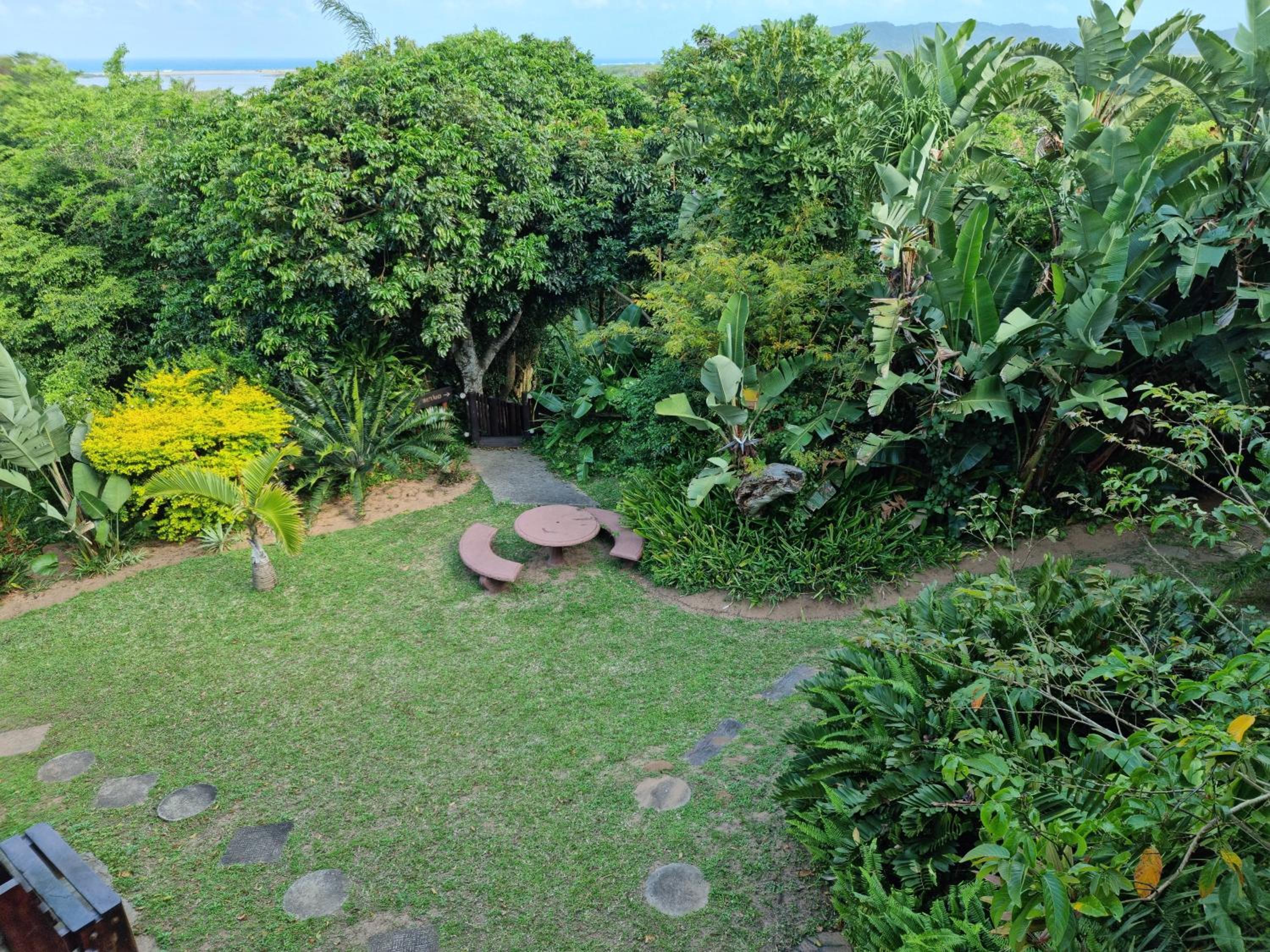 Ndiza Lodge and Cabanas view 5