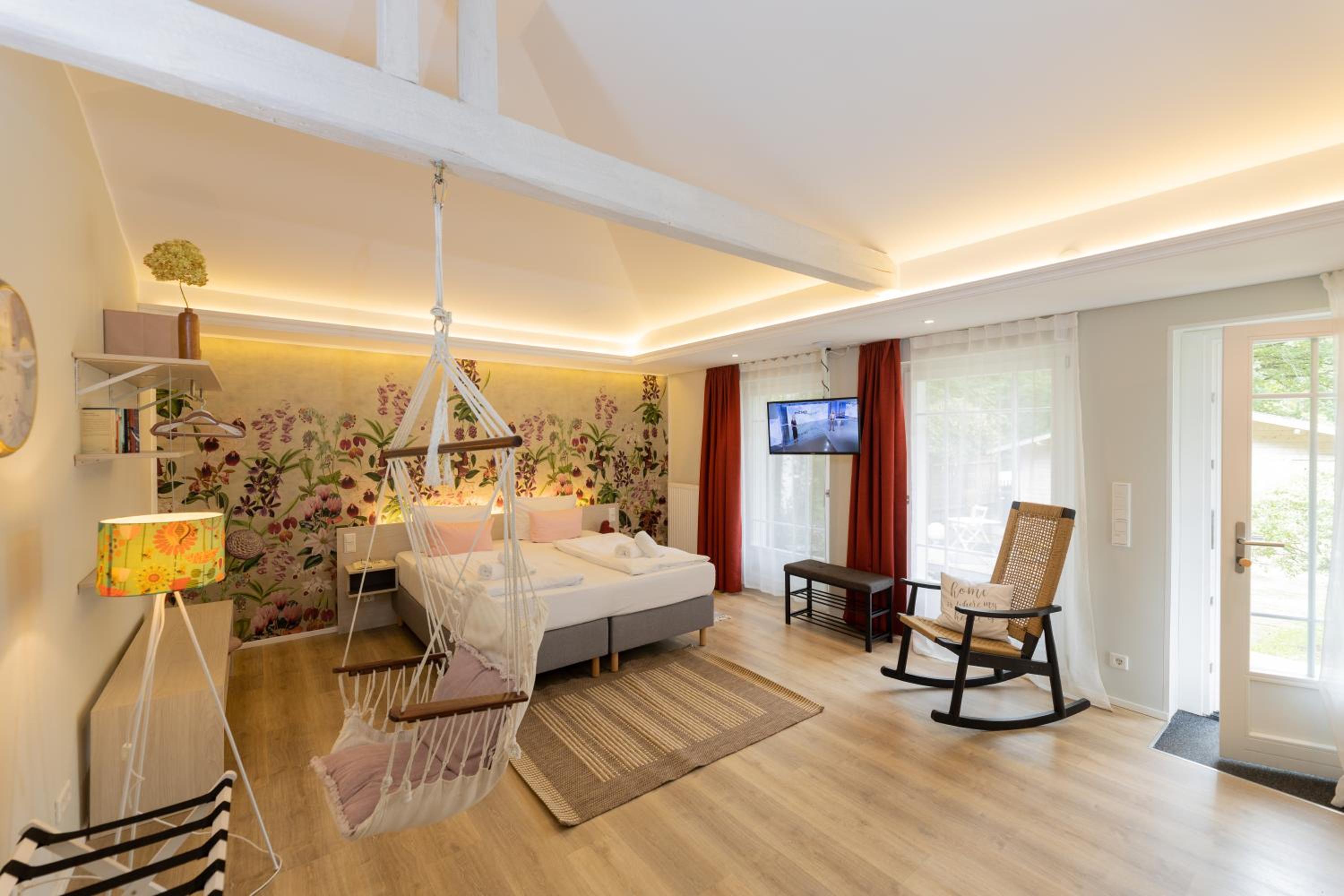 Little Suite Apartments