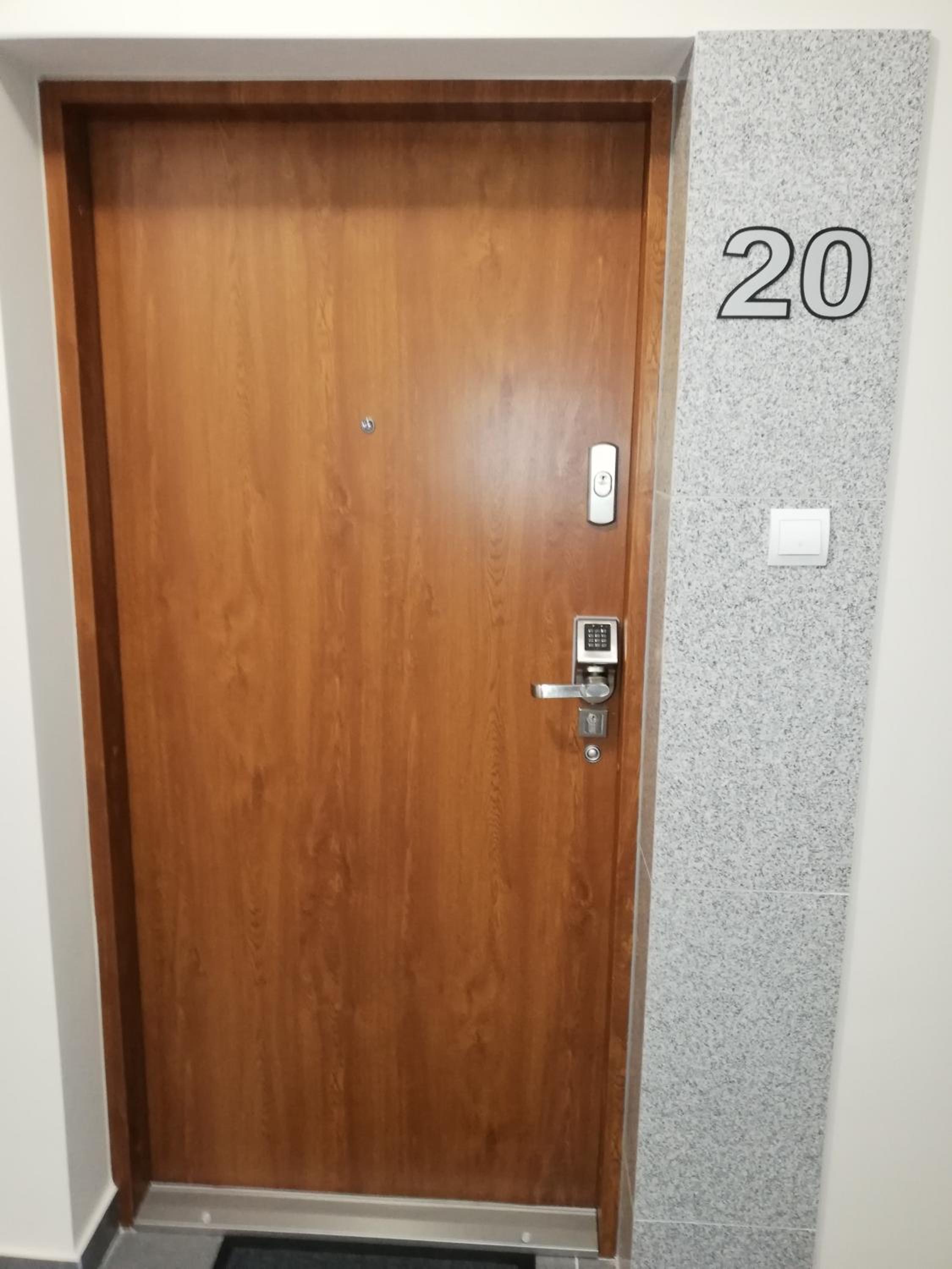 Photo 8