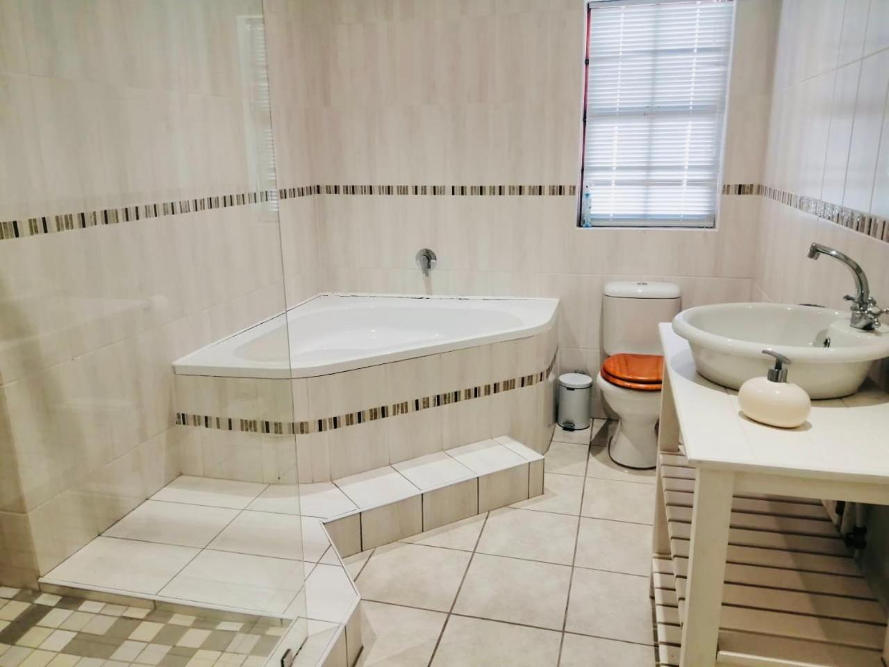 Adrenalin Addo Manor House view 5