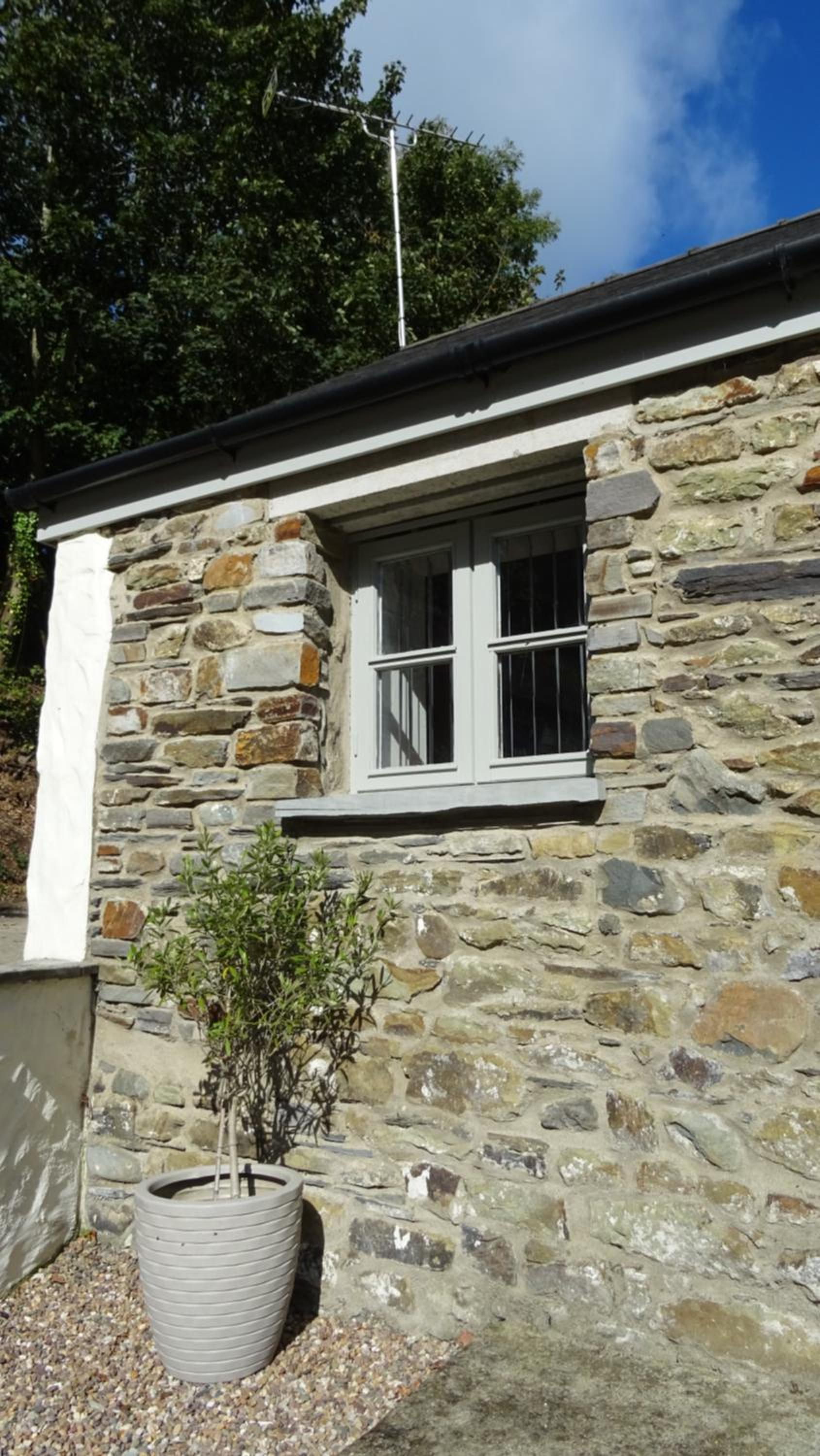 Wild Coastal Retreat at Troed Y Rhiw Aberporth, West Wales view 5