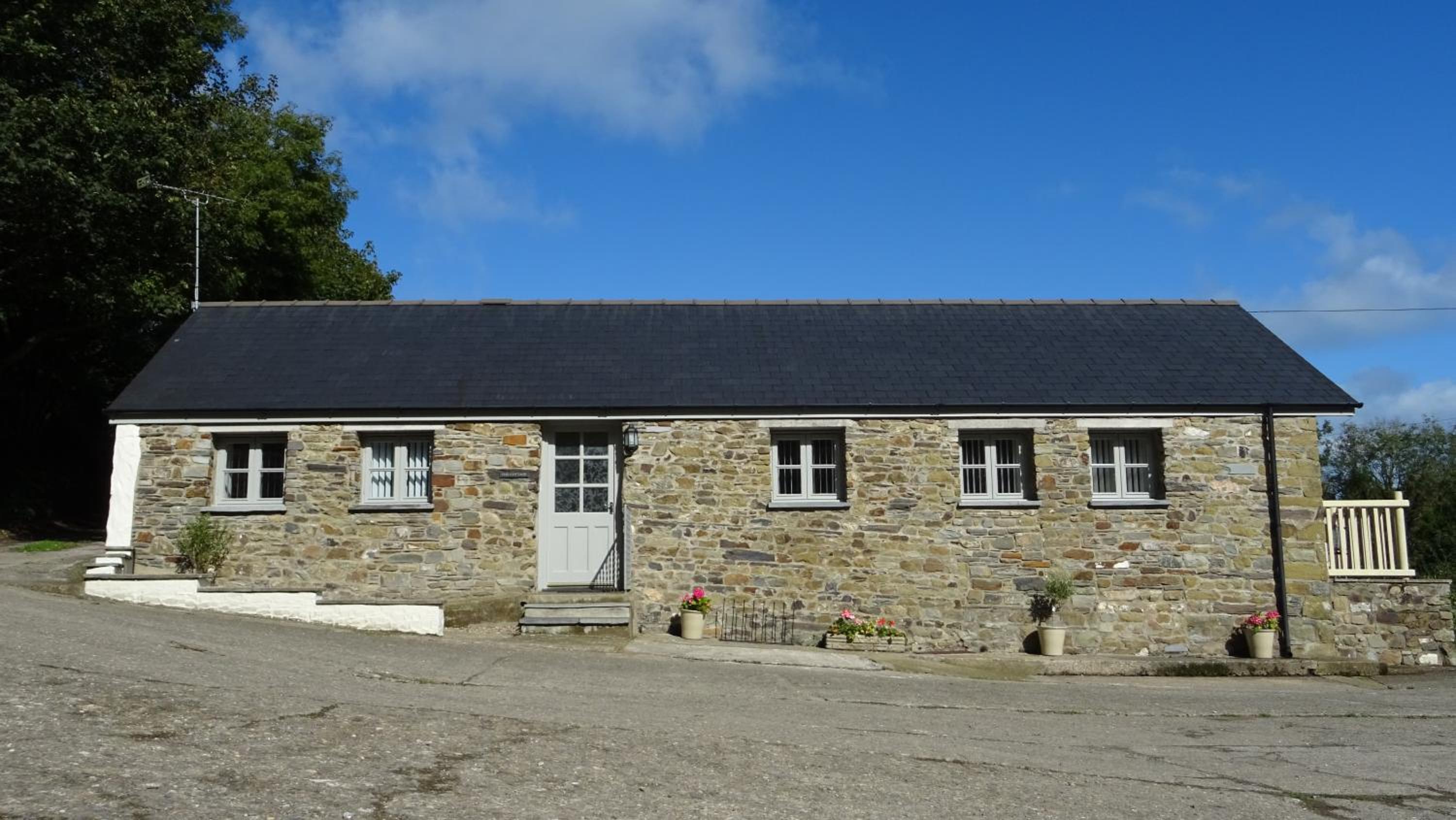 Wild Coastal Retreat at Troed Y Rhiw Aberporth, West Wales view 3
