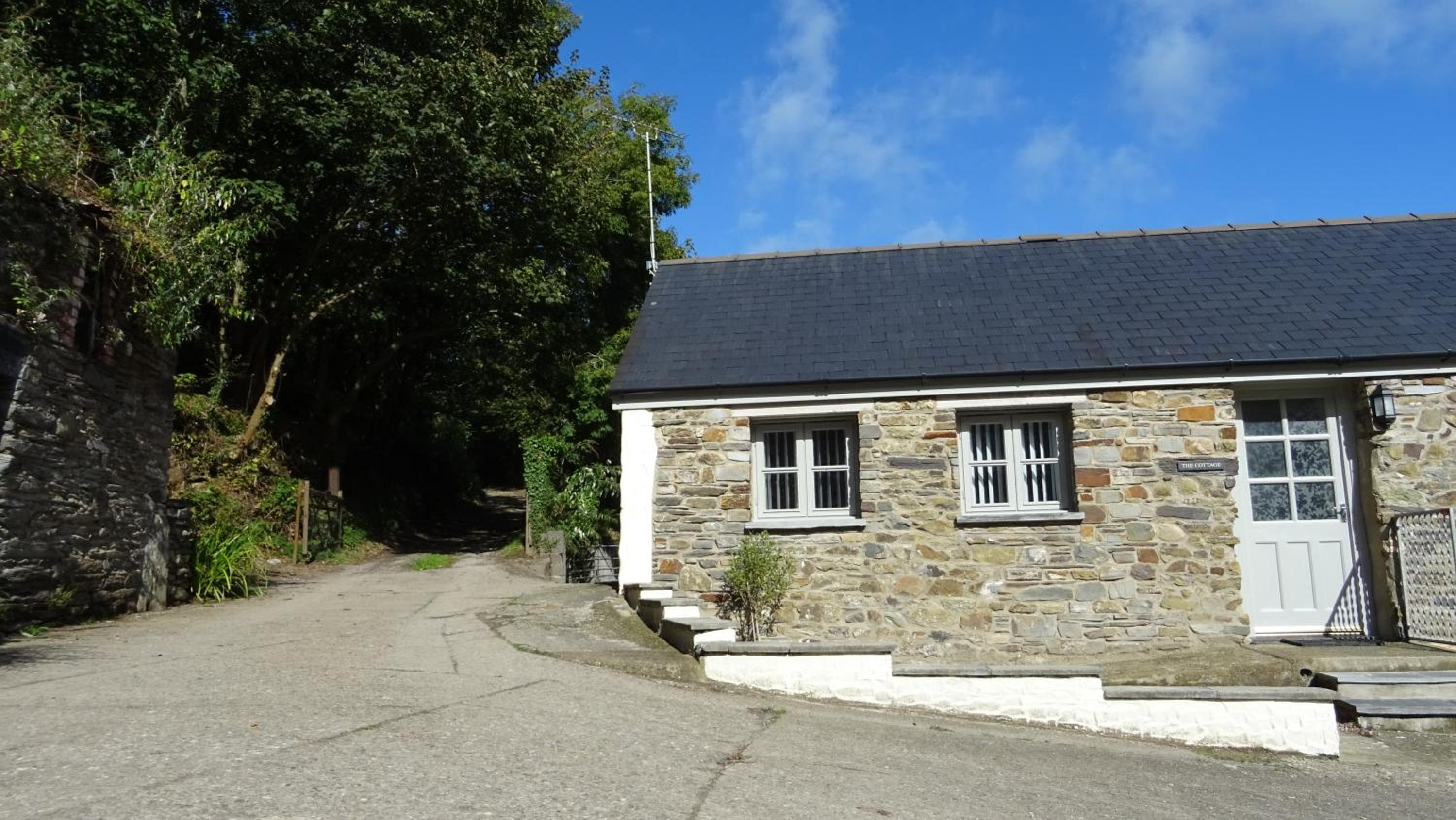 Wild Coastal Retreat at Troed Y Rhiw Aberporth, West Wales view 4