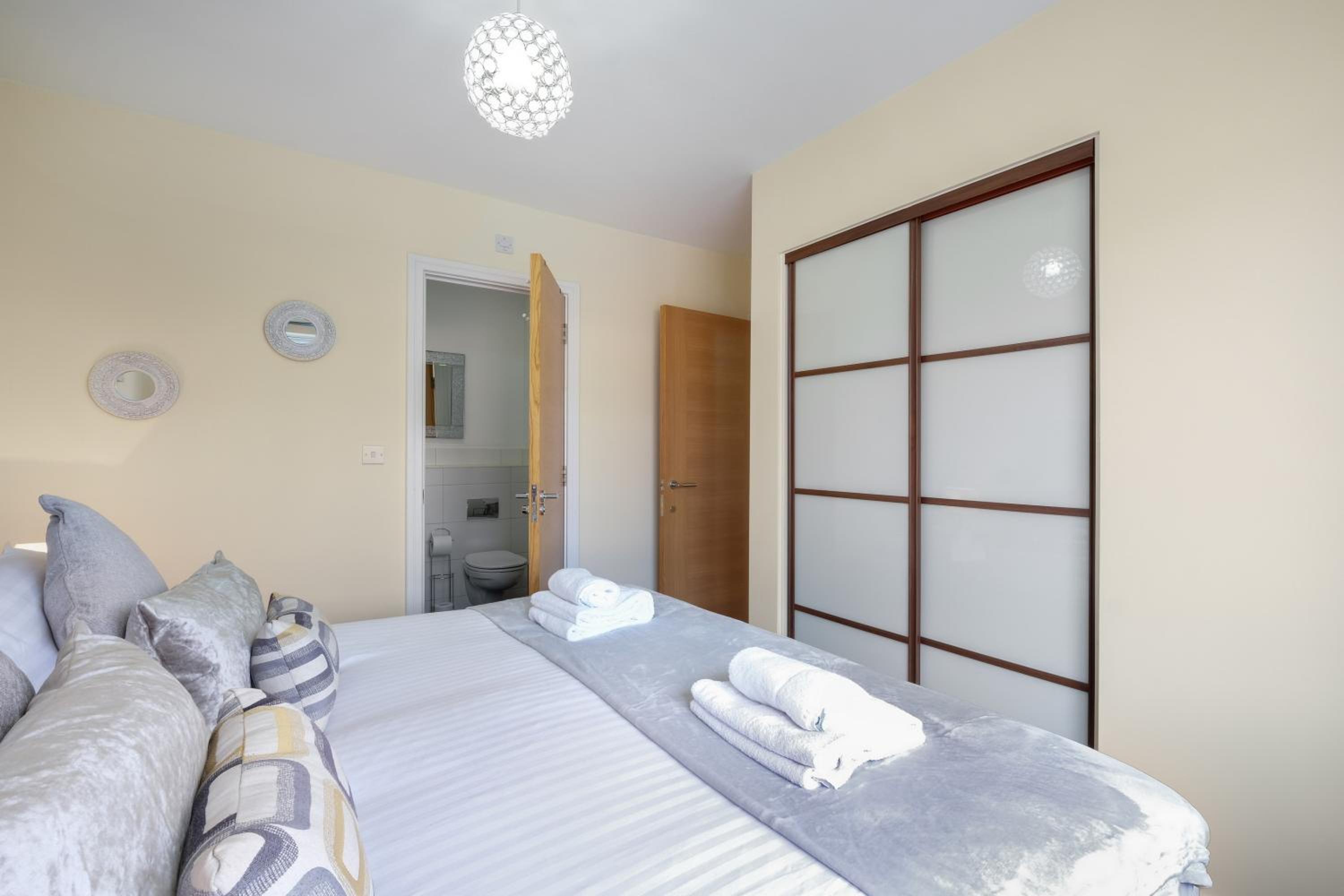 London Heathrow Living Holywell Serviced Houses - 3 and 4 bedrooms By 360stays, photo 30