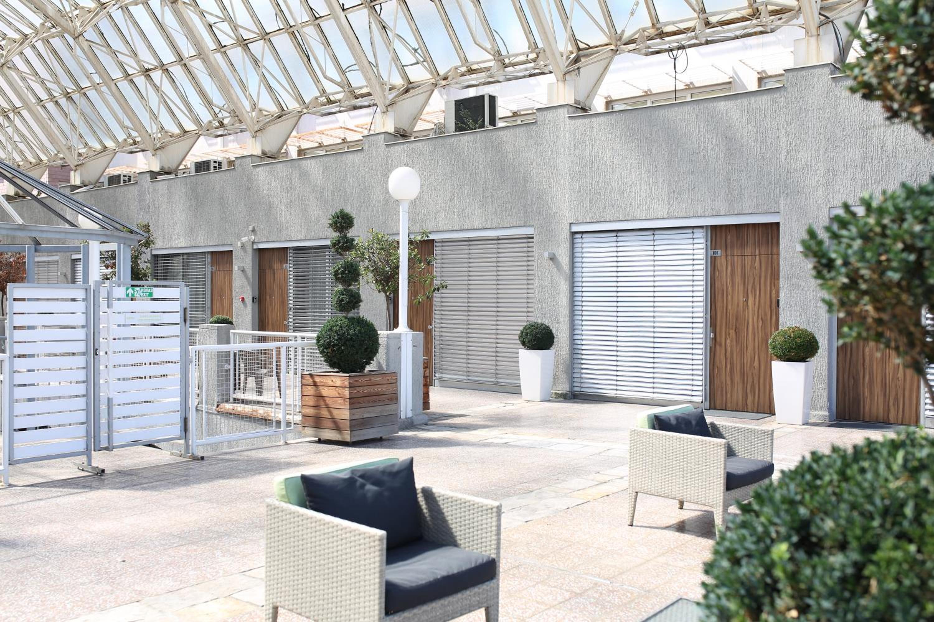 Adresa Suites