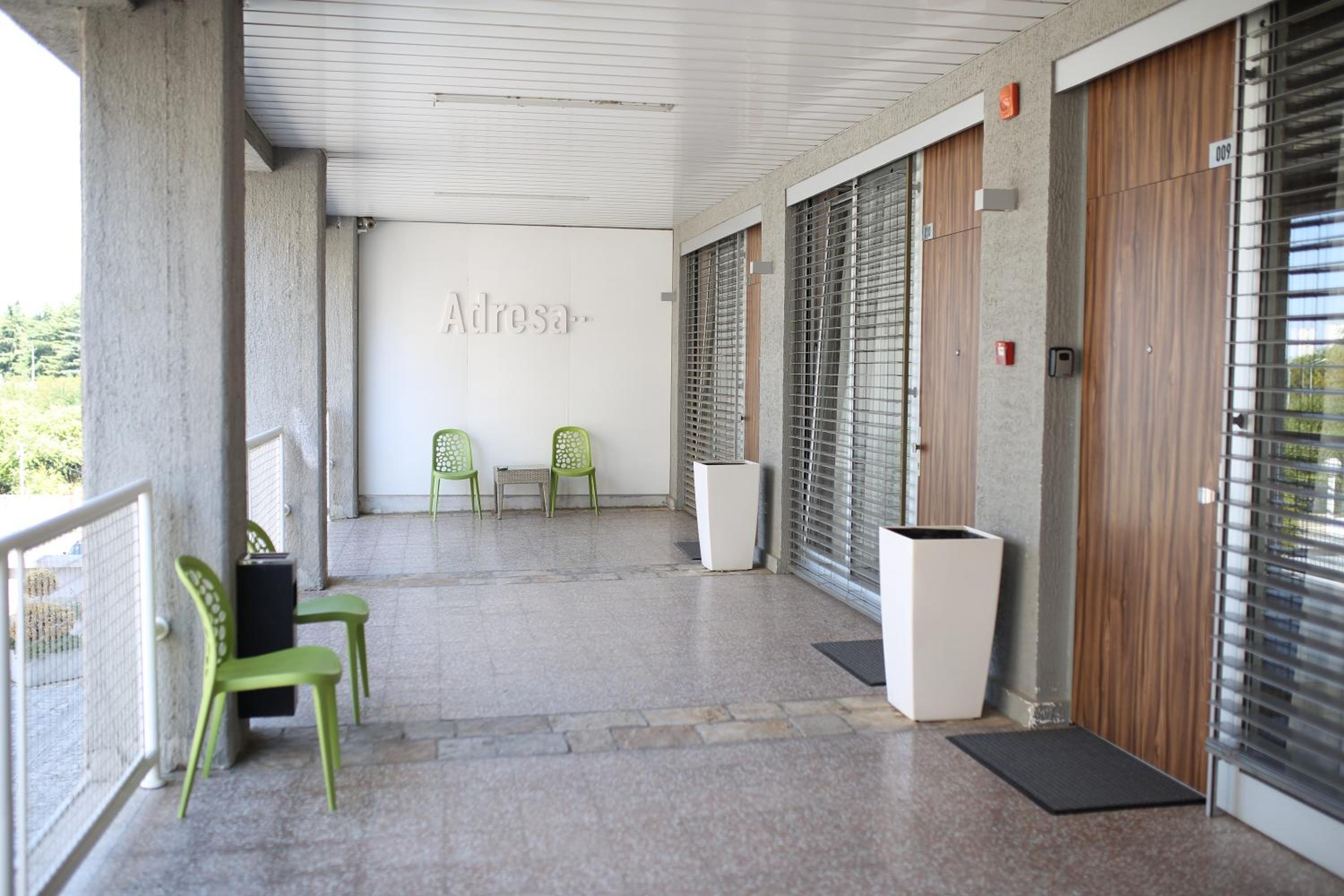 Adresa Suites