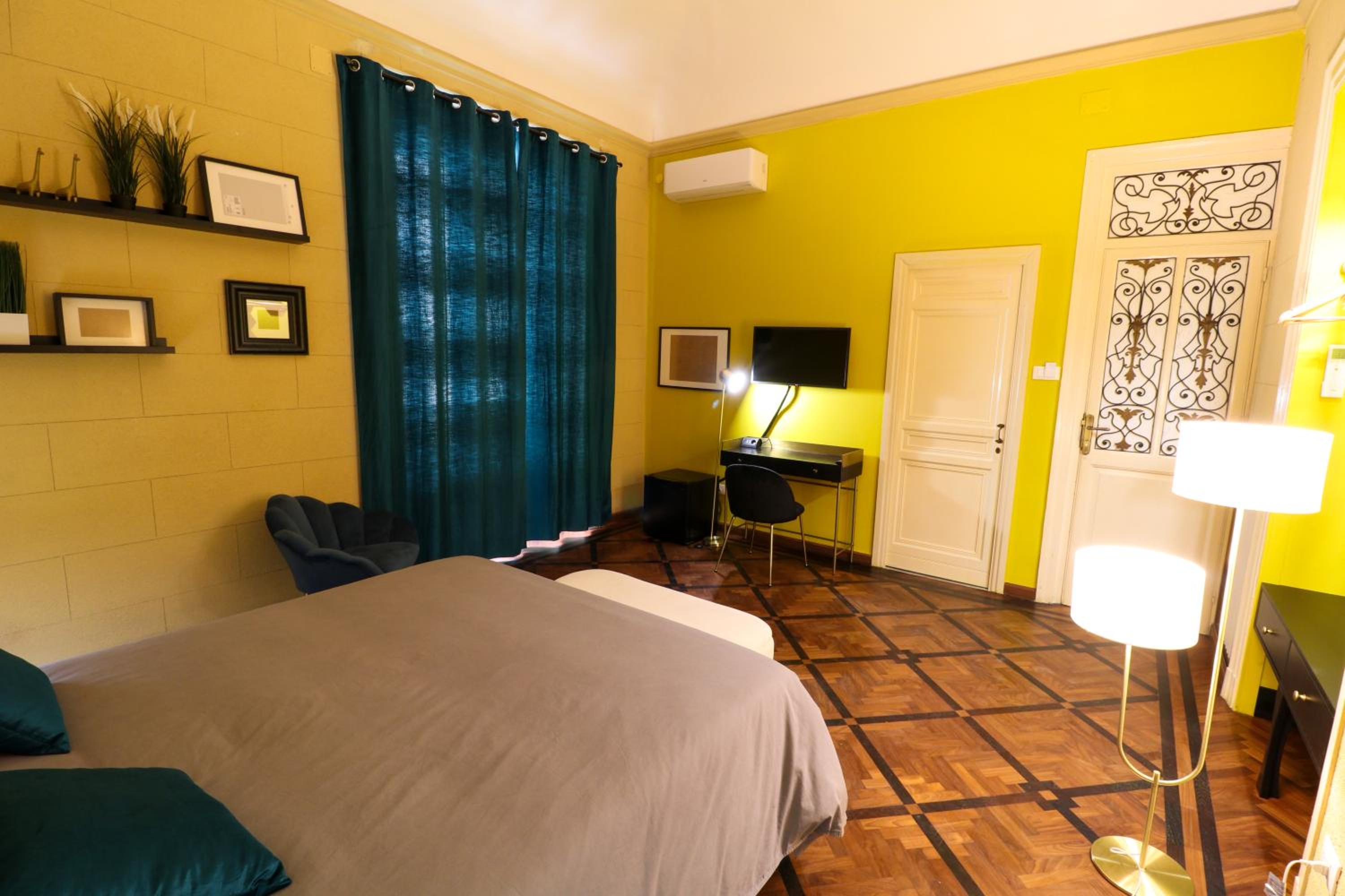 hotel room