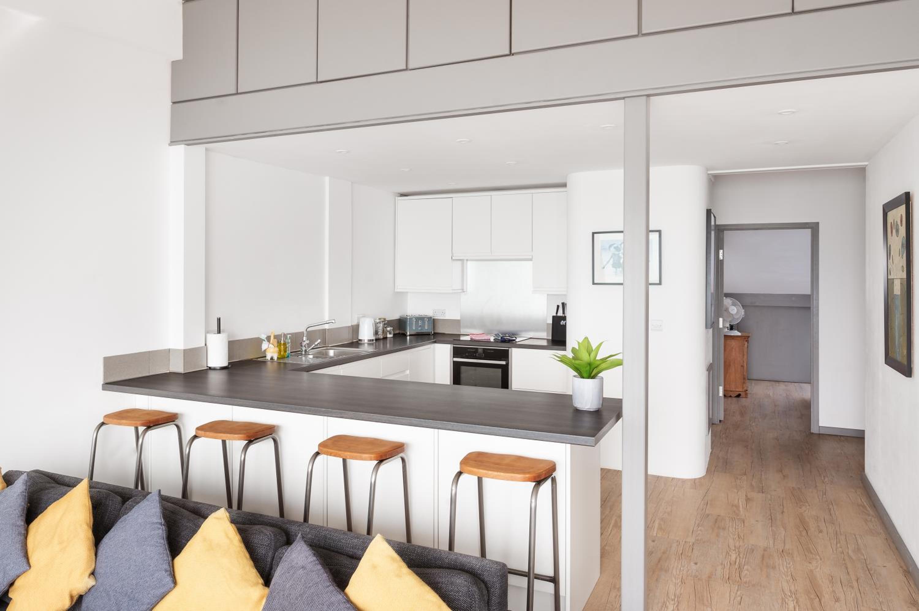 Lancing beach apartment. view 3