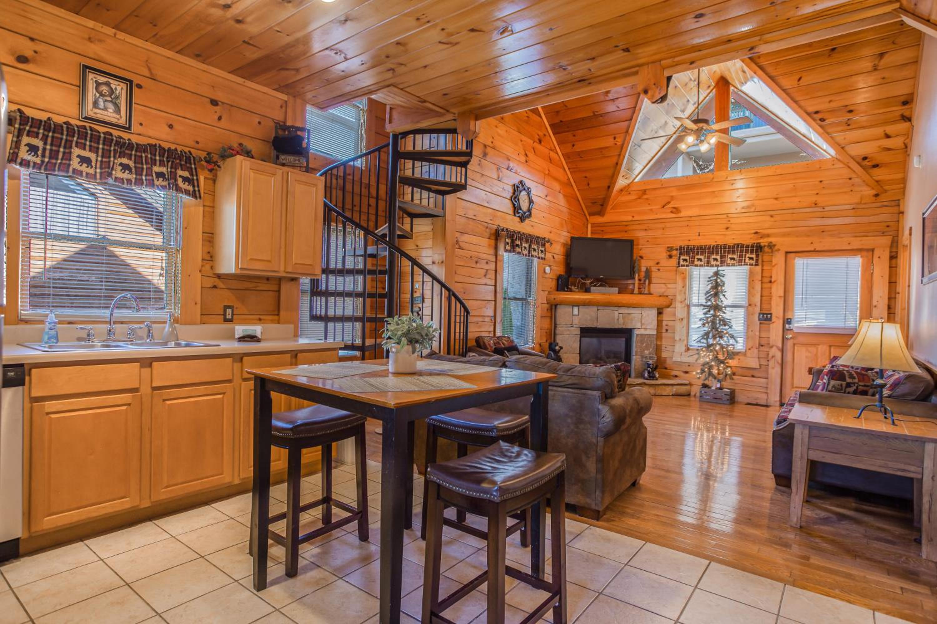 Steps from Pkwy! Hot Tub~Pool Access~Fast WiFi view 2