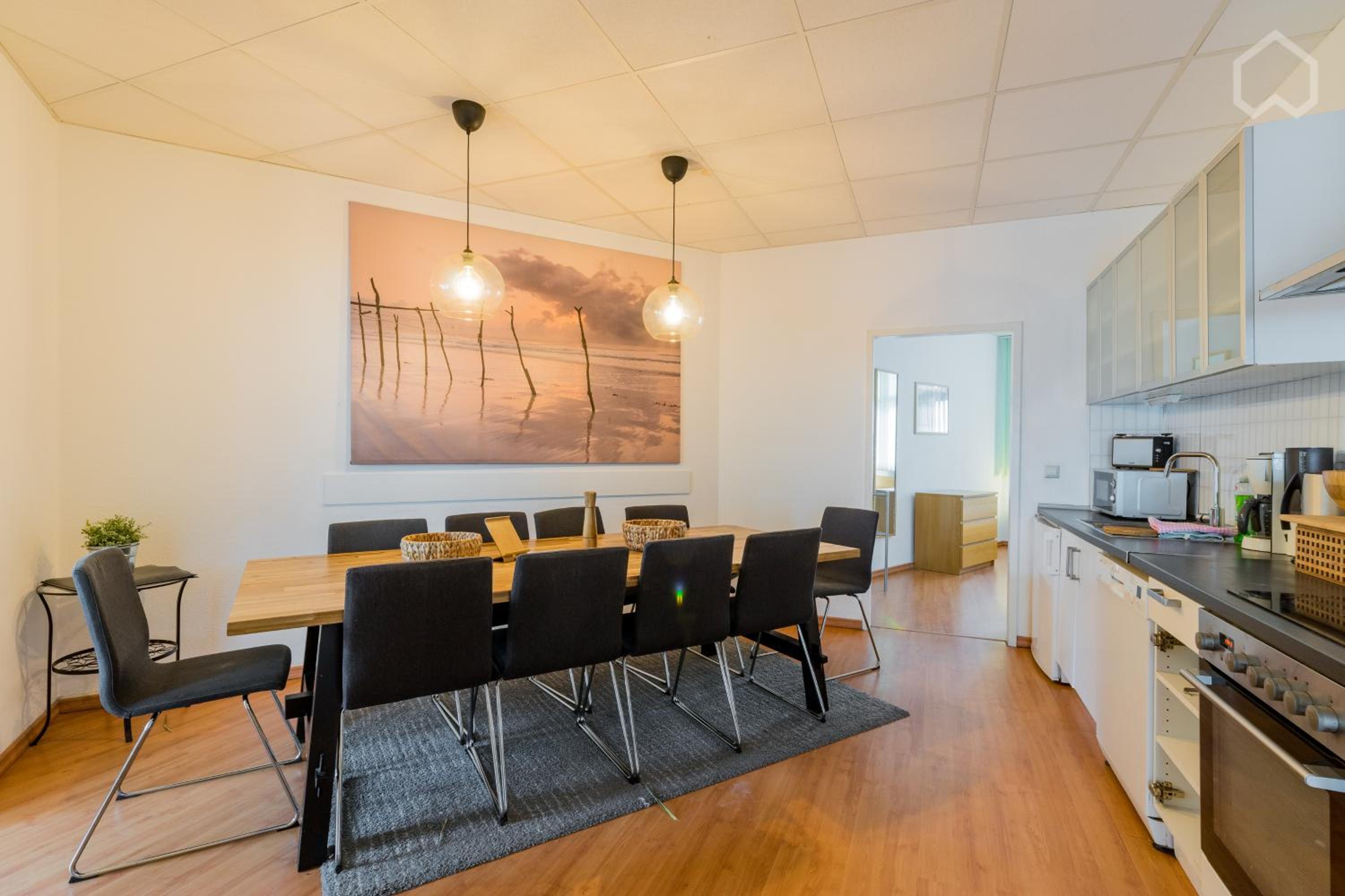 Spacious and modern furnished apartment for 10 guests