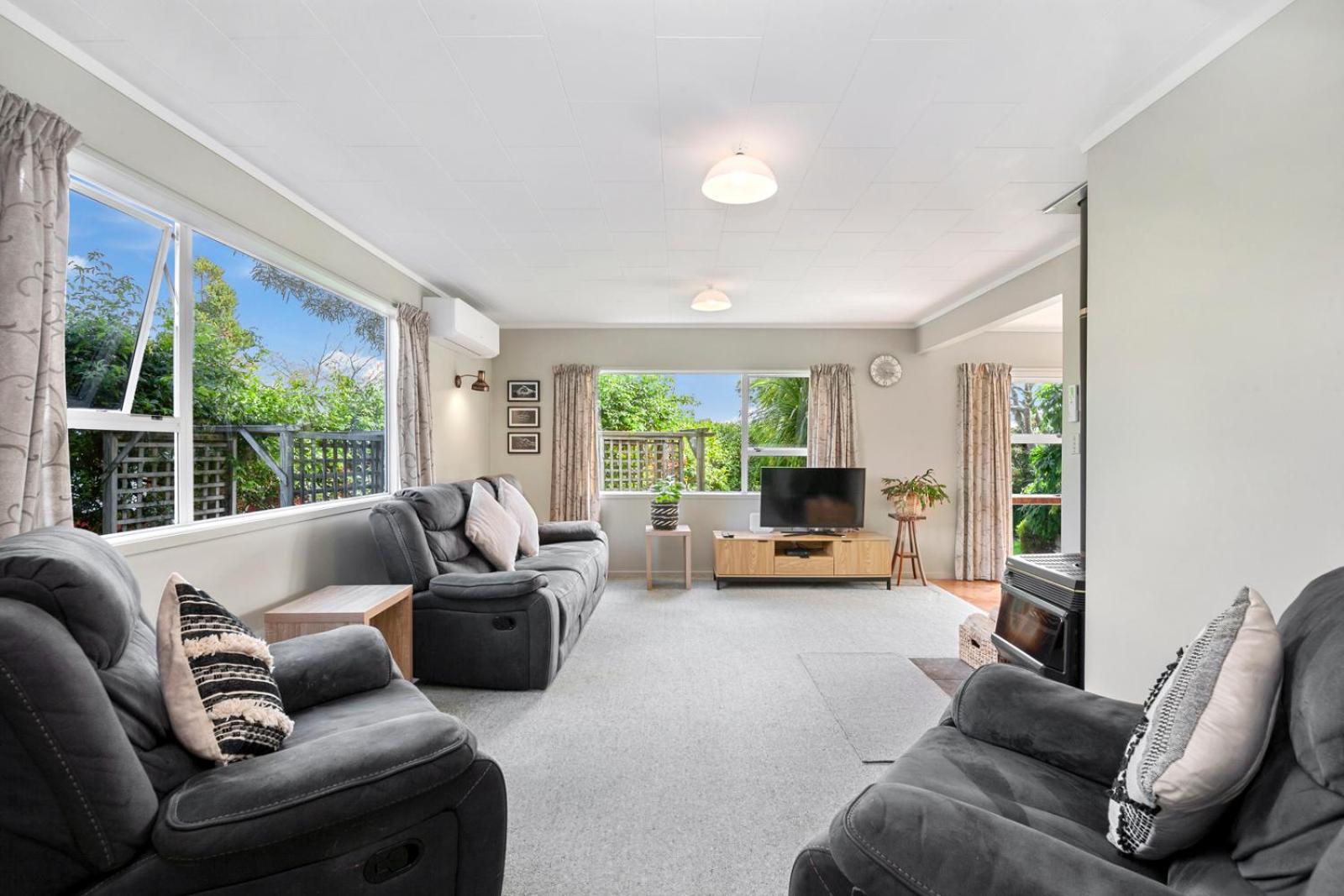 Kapuka Paradise - Wharewaka Holiday Home view 5