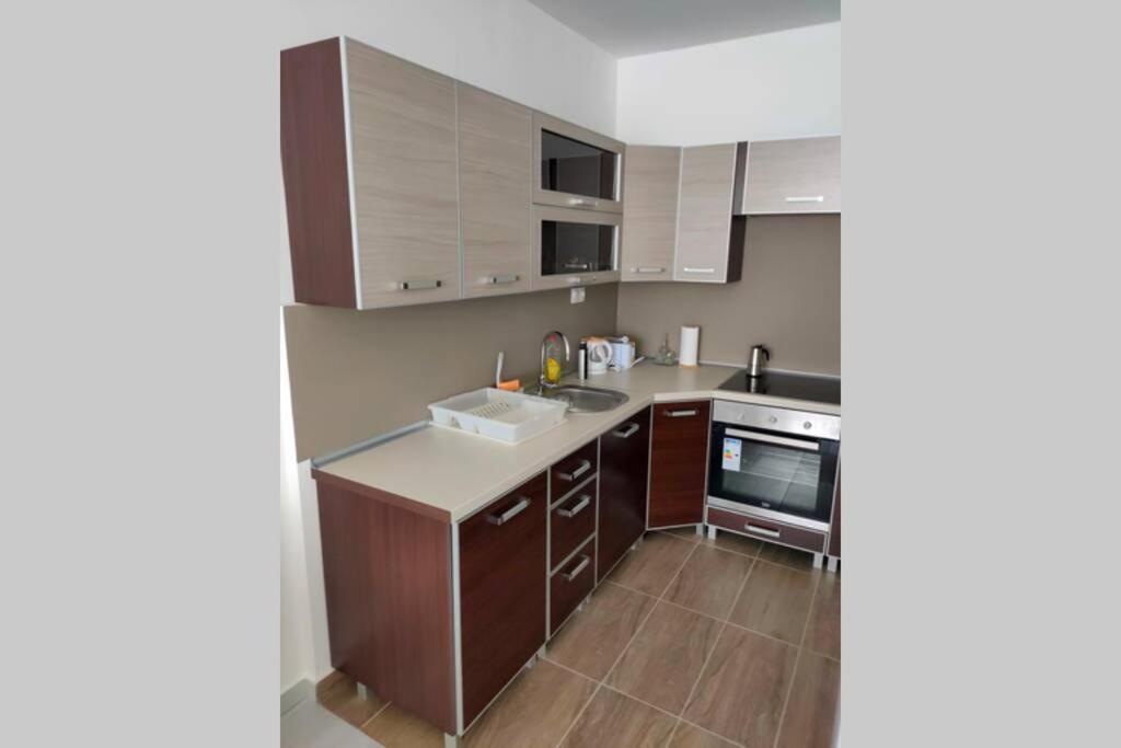 Pláza Apartman - city center, free parking, free wifi view 5