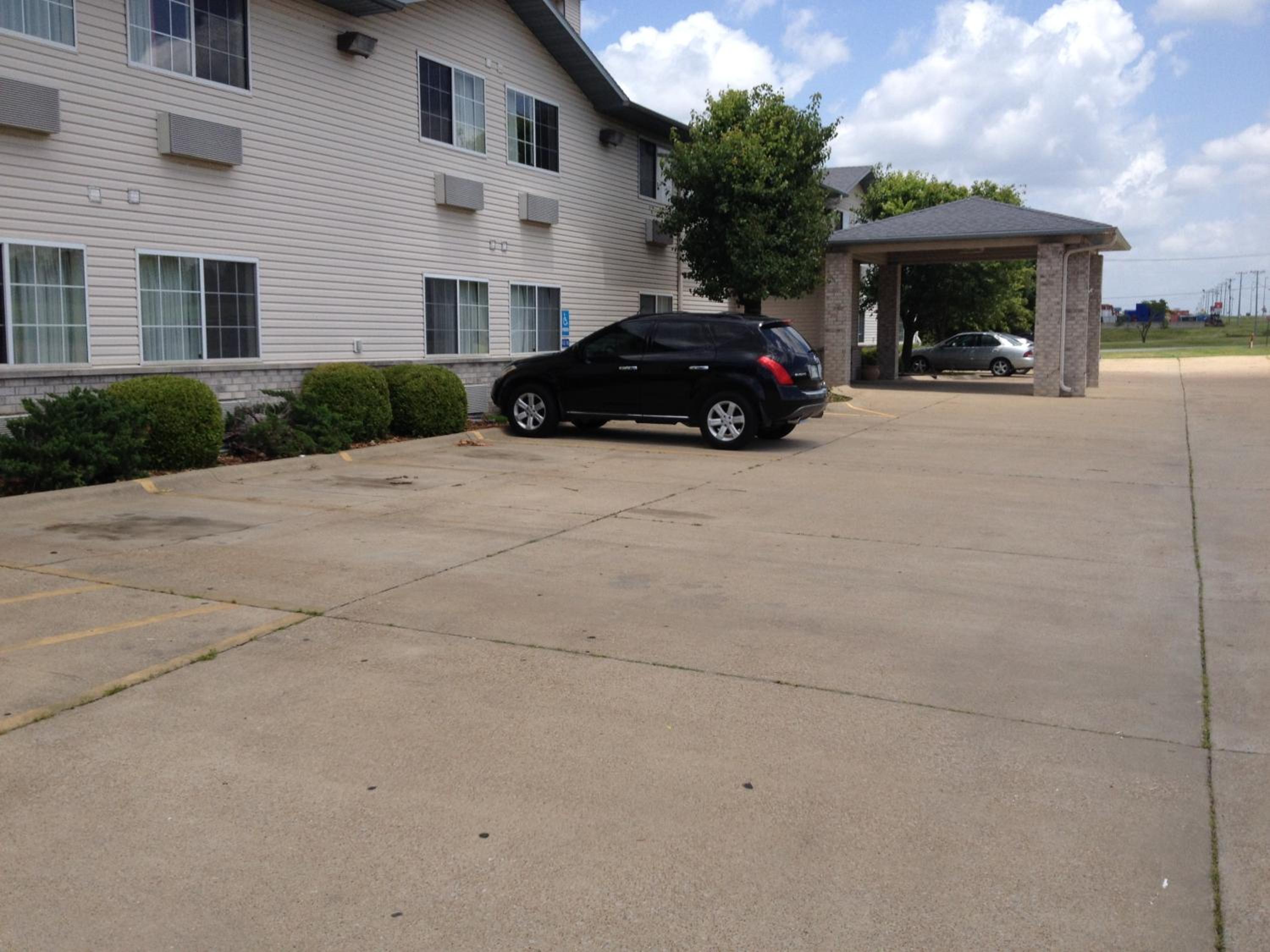 Dyersburg Vacations - Hunter Lodge - Property Image 2