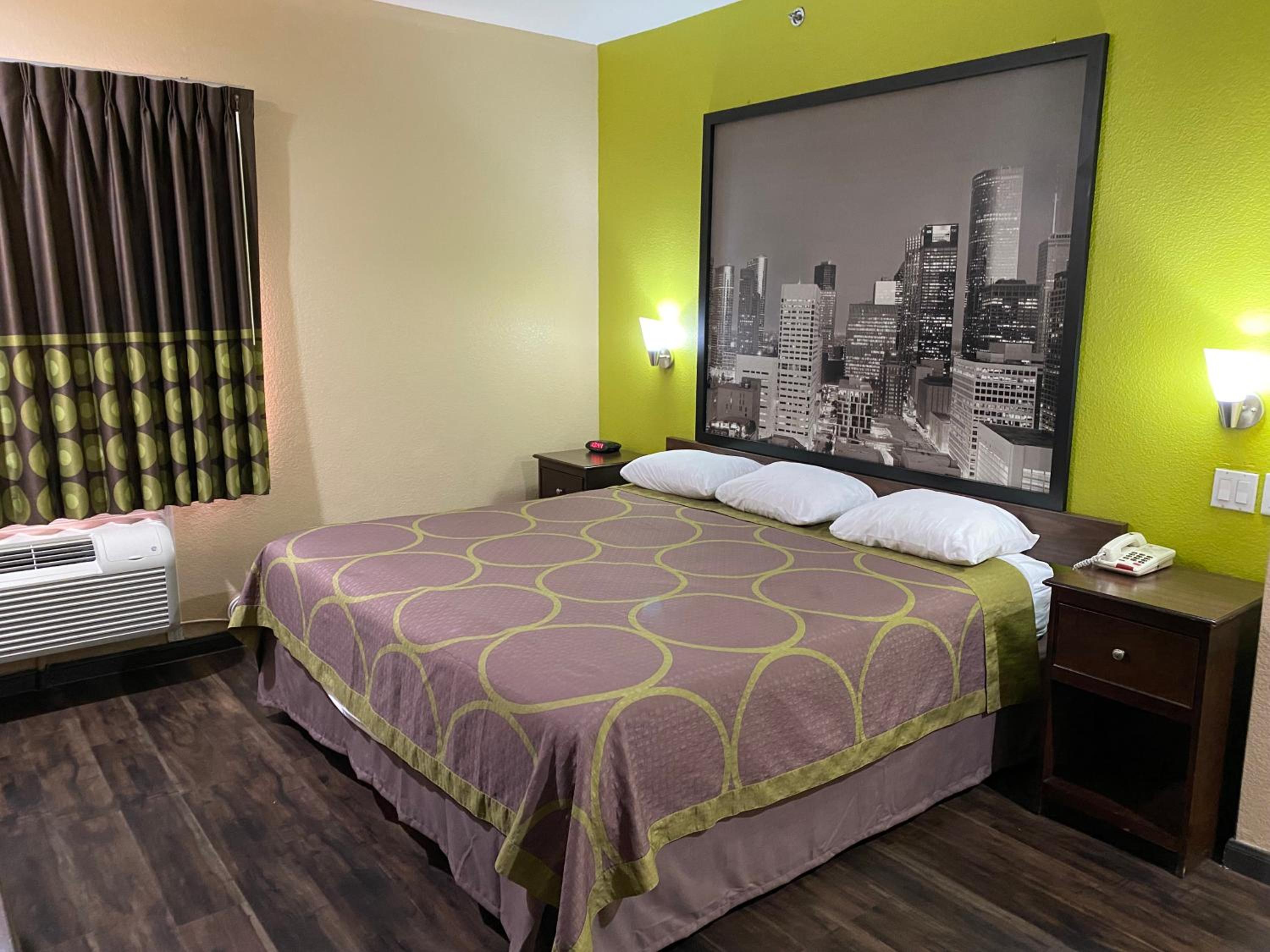 Red Lion Inn Suites IAH Airport East - Property Image 14