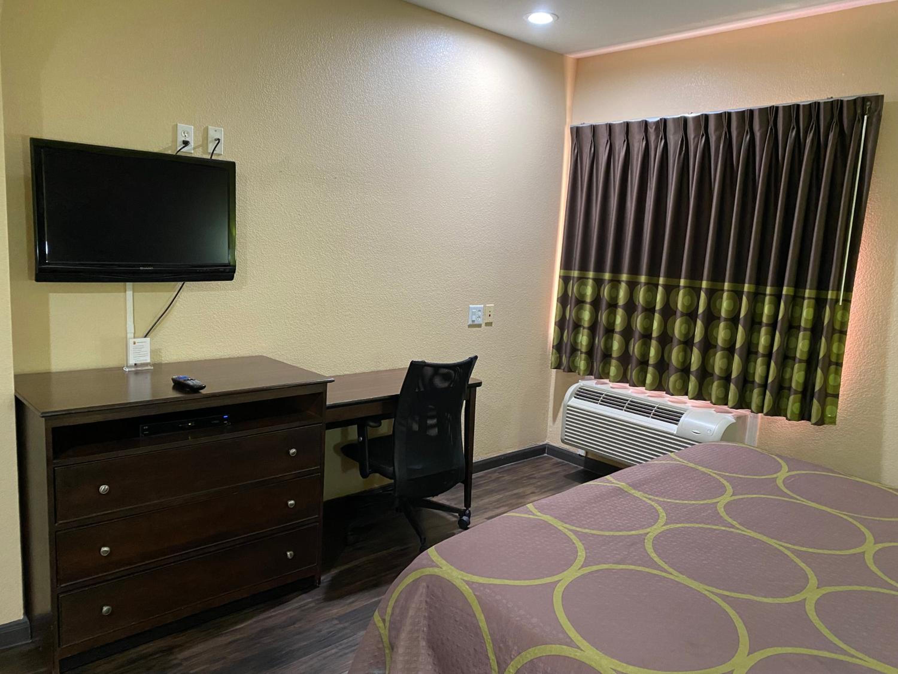 Red Lion Inn Suites IAH Airport East - Property Image 23