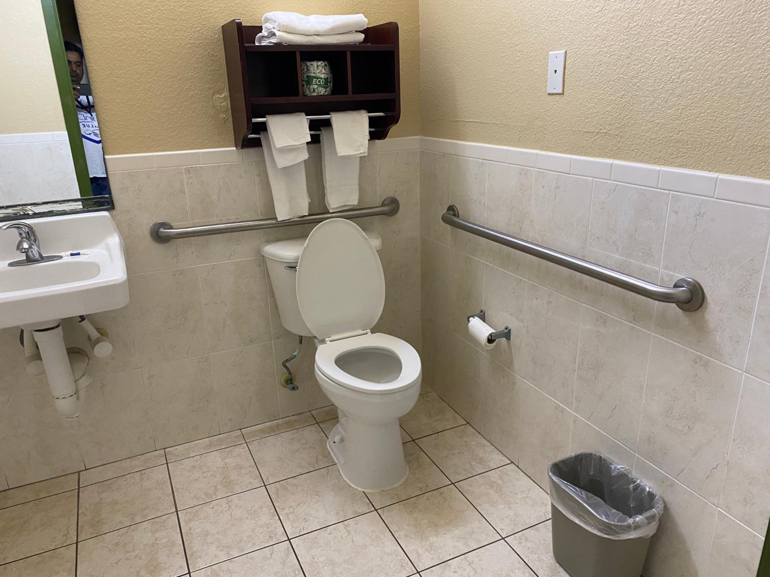 Red Lion Inn Suites IAH Airport East - Property Image 28