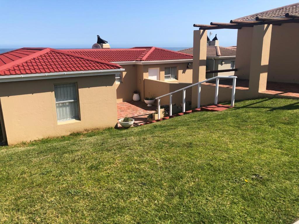 Hermanus Beach Club - St Tides House 19 view 2