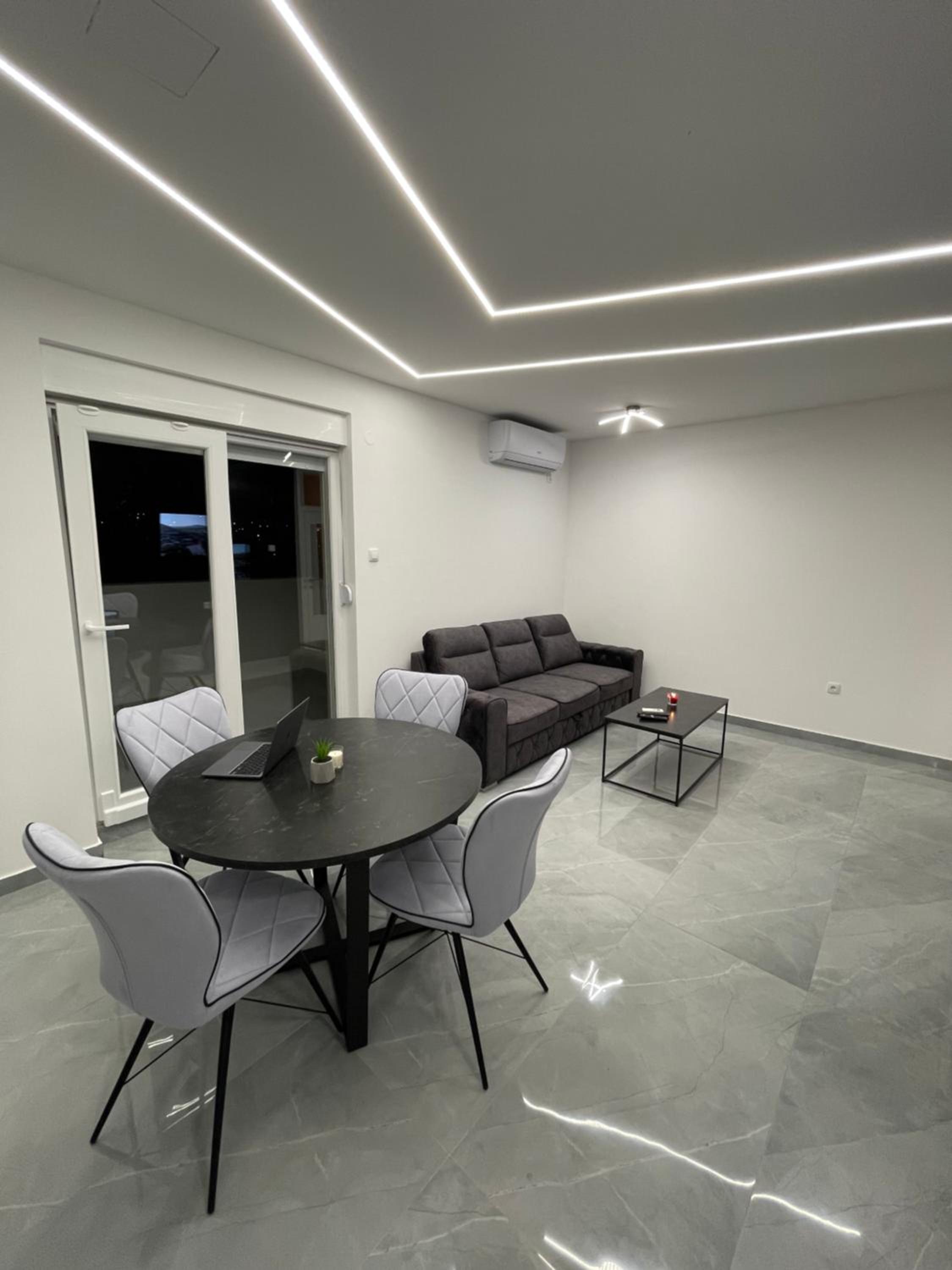 Trebinje LUX Apartman sa garažom blizu centra