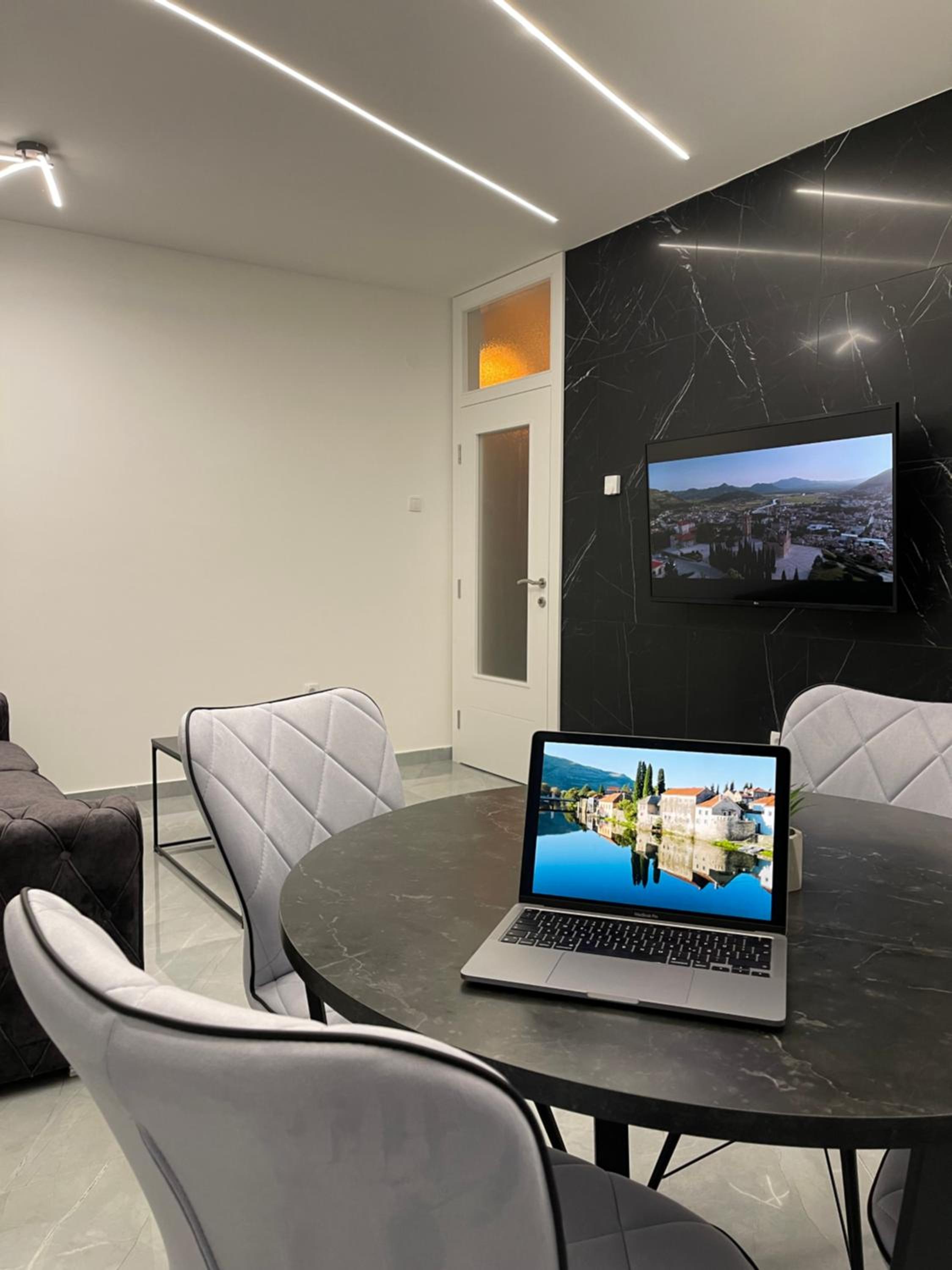 Trebinje LUX Apartman sa garažom blizu centra