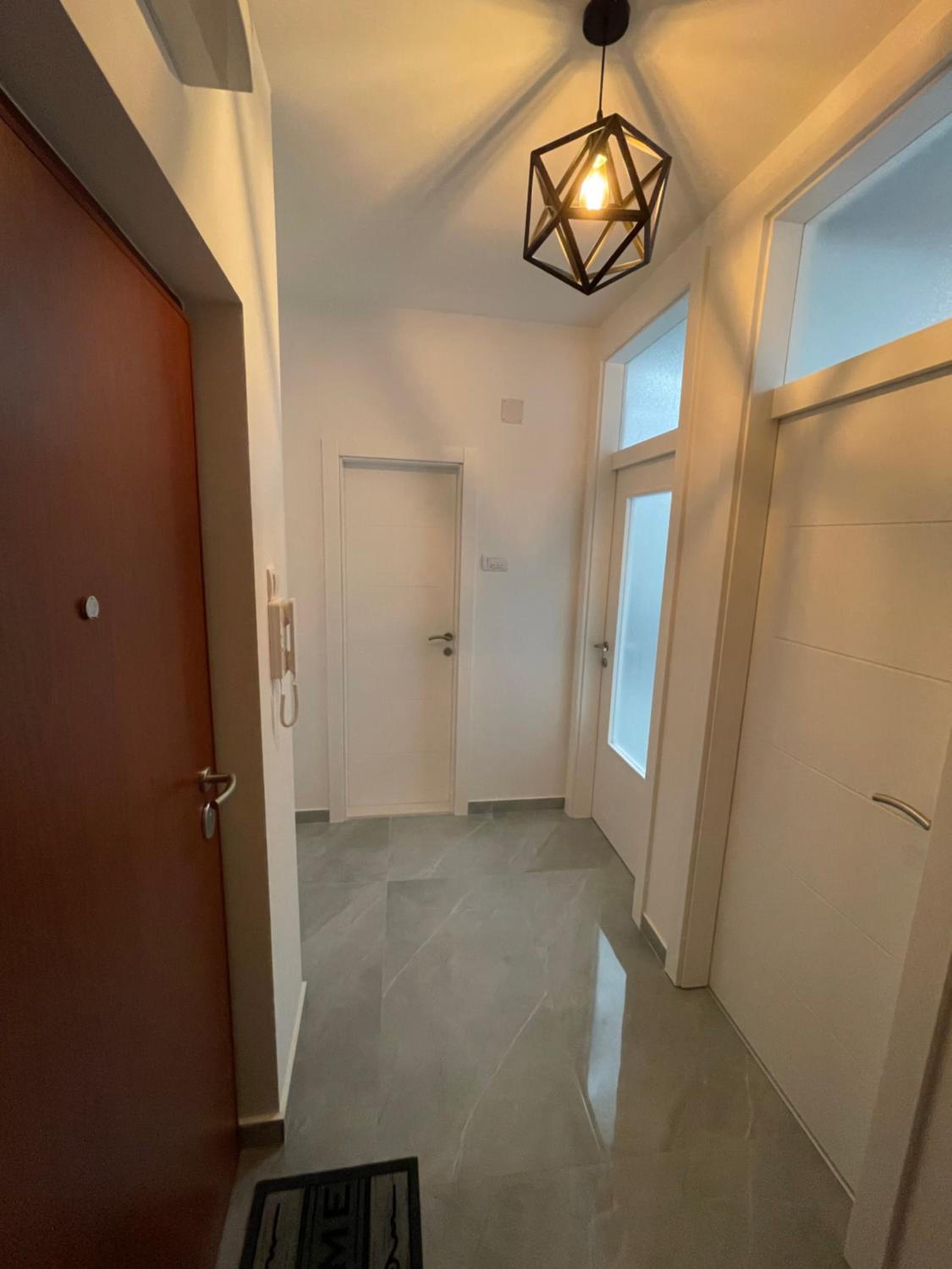 Trebinje LUX Apartman sa garažom blizu centra