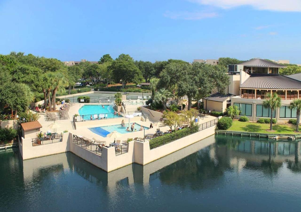 Island Club of Hilton Head by TS