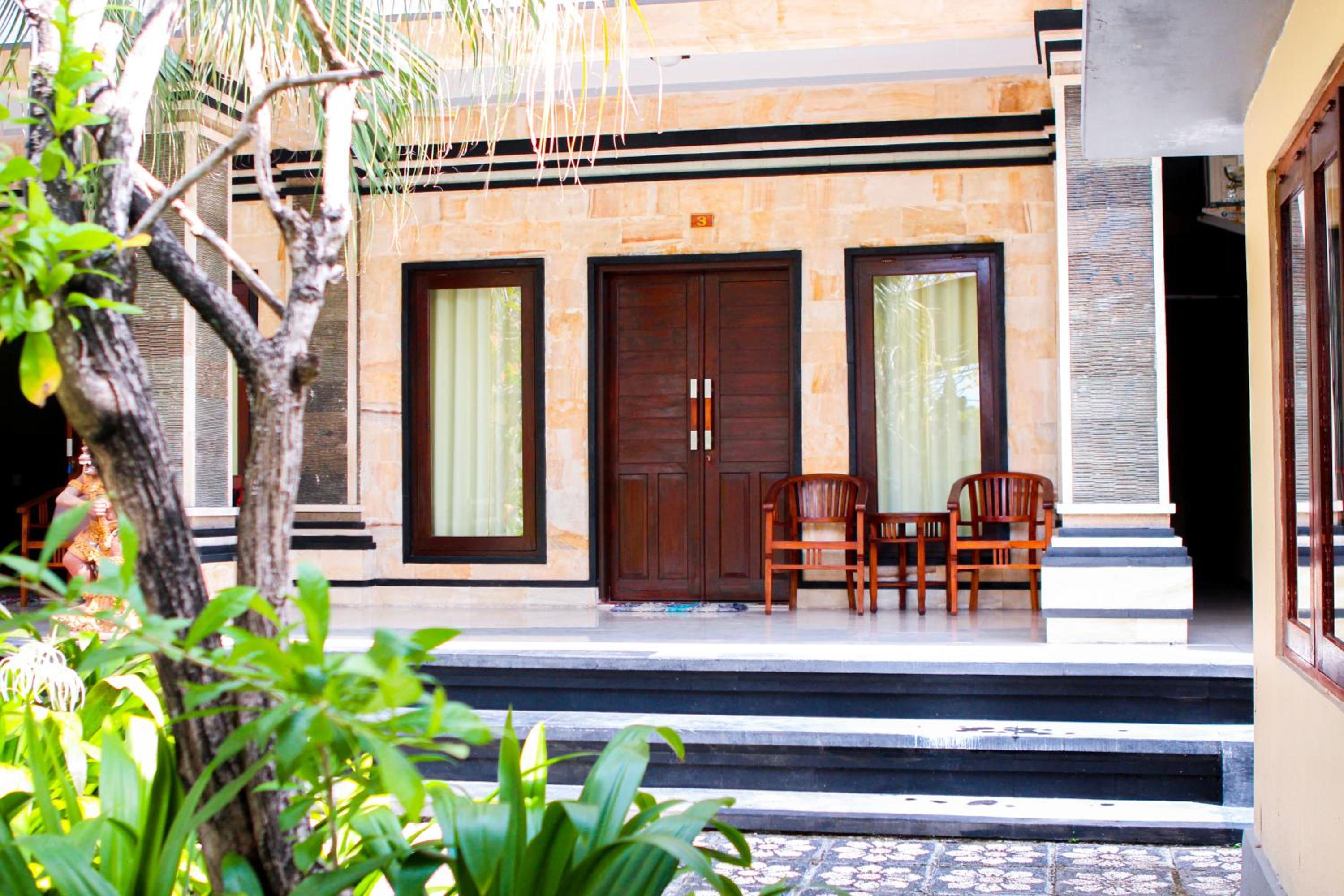 Putu Guest House 2