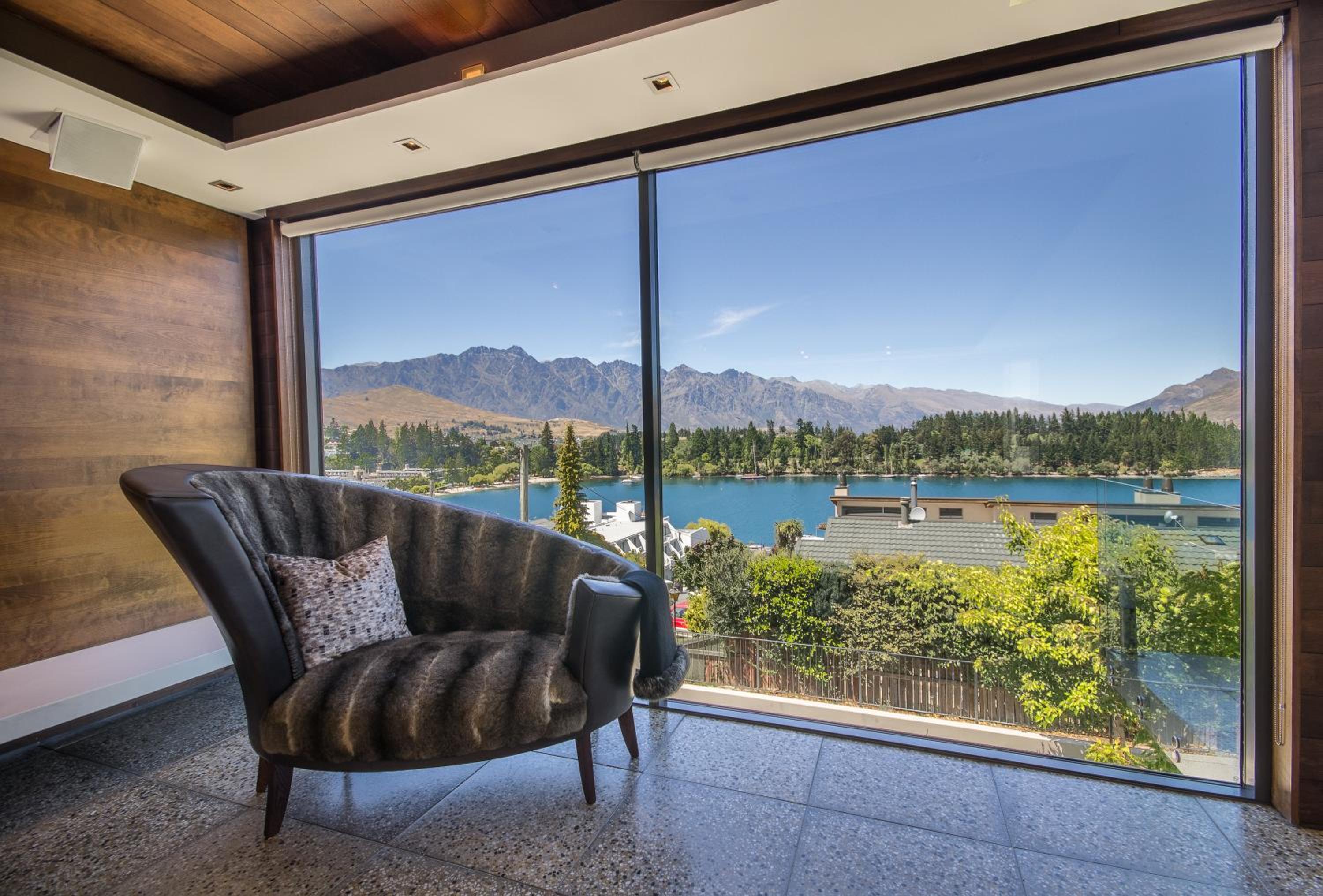 Lakeview by Sothebys Luxury Rental Homes view 3