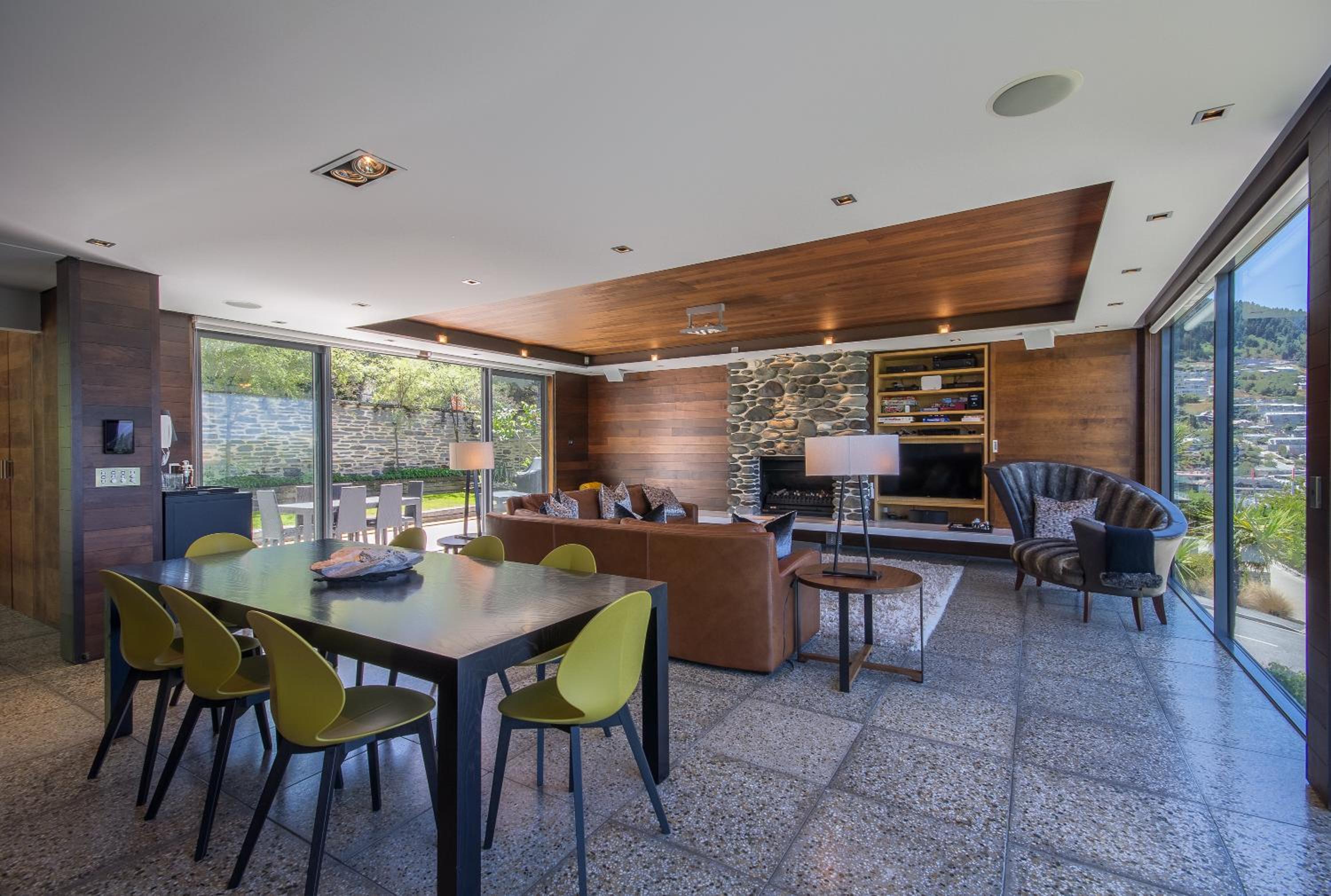 Lakeview by Sothebys Luxury Rental Homes view 4
