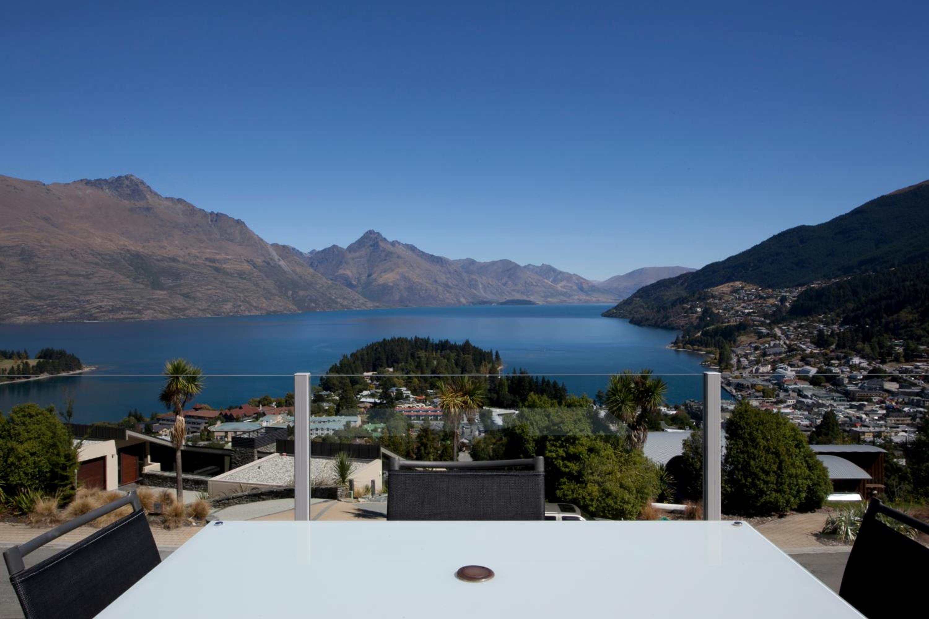 Hawaiki by Sotheby's Luxury Rental Homes