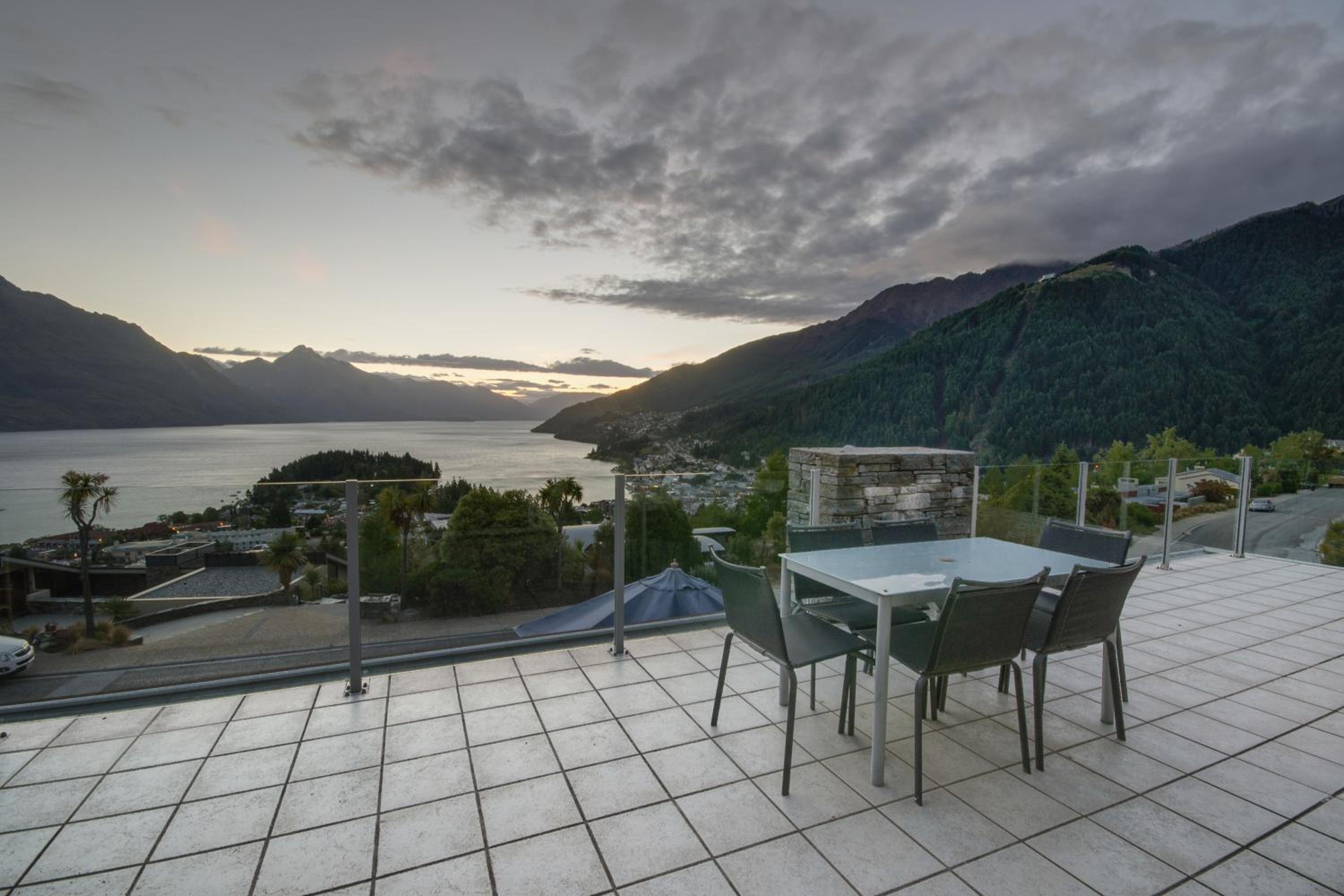 Hawaiki by Sotheby's Luxury Rental Homes