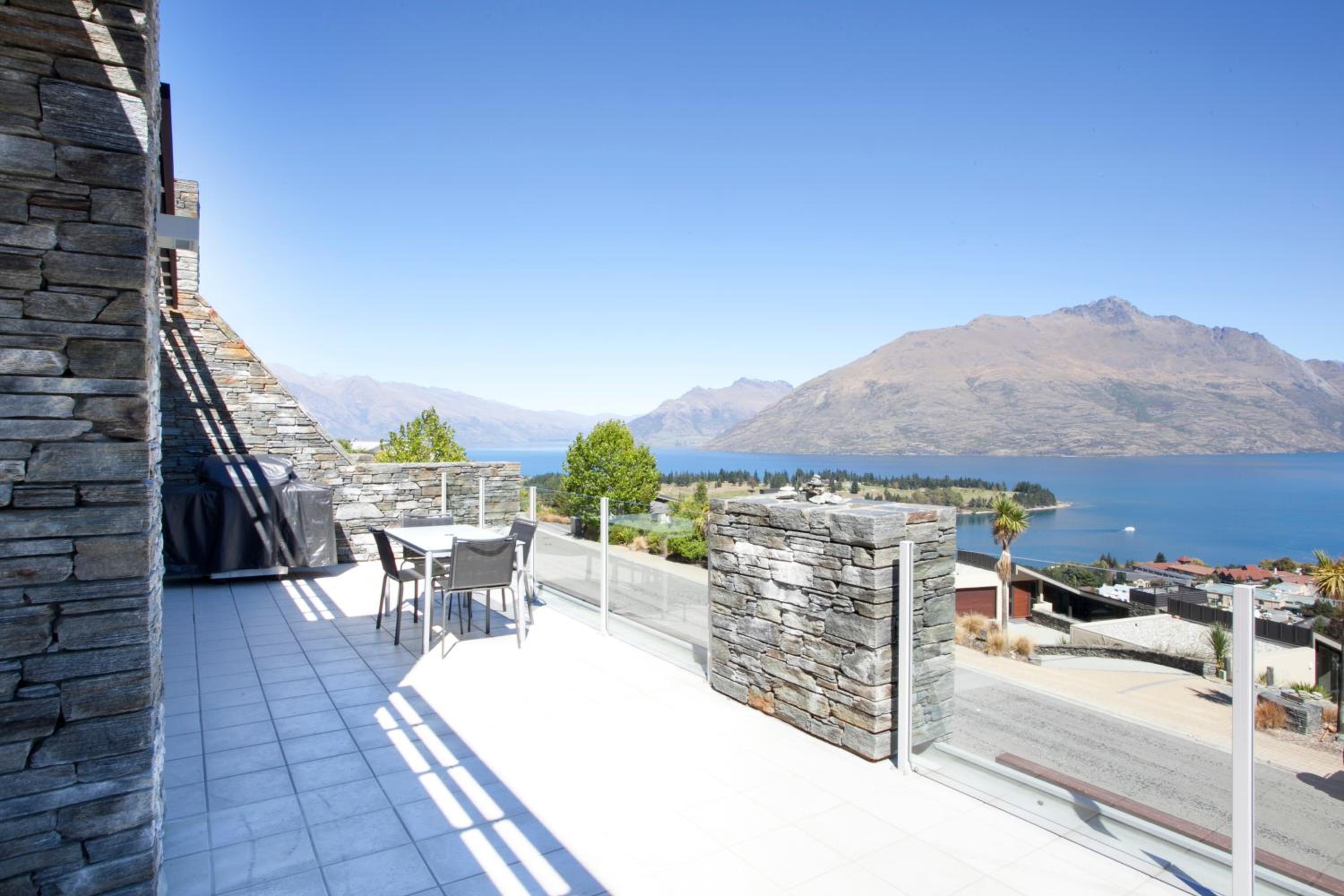 Hawaiki by Sotheby's Luxury Rental Homes