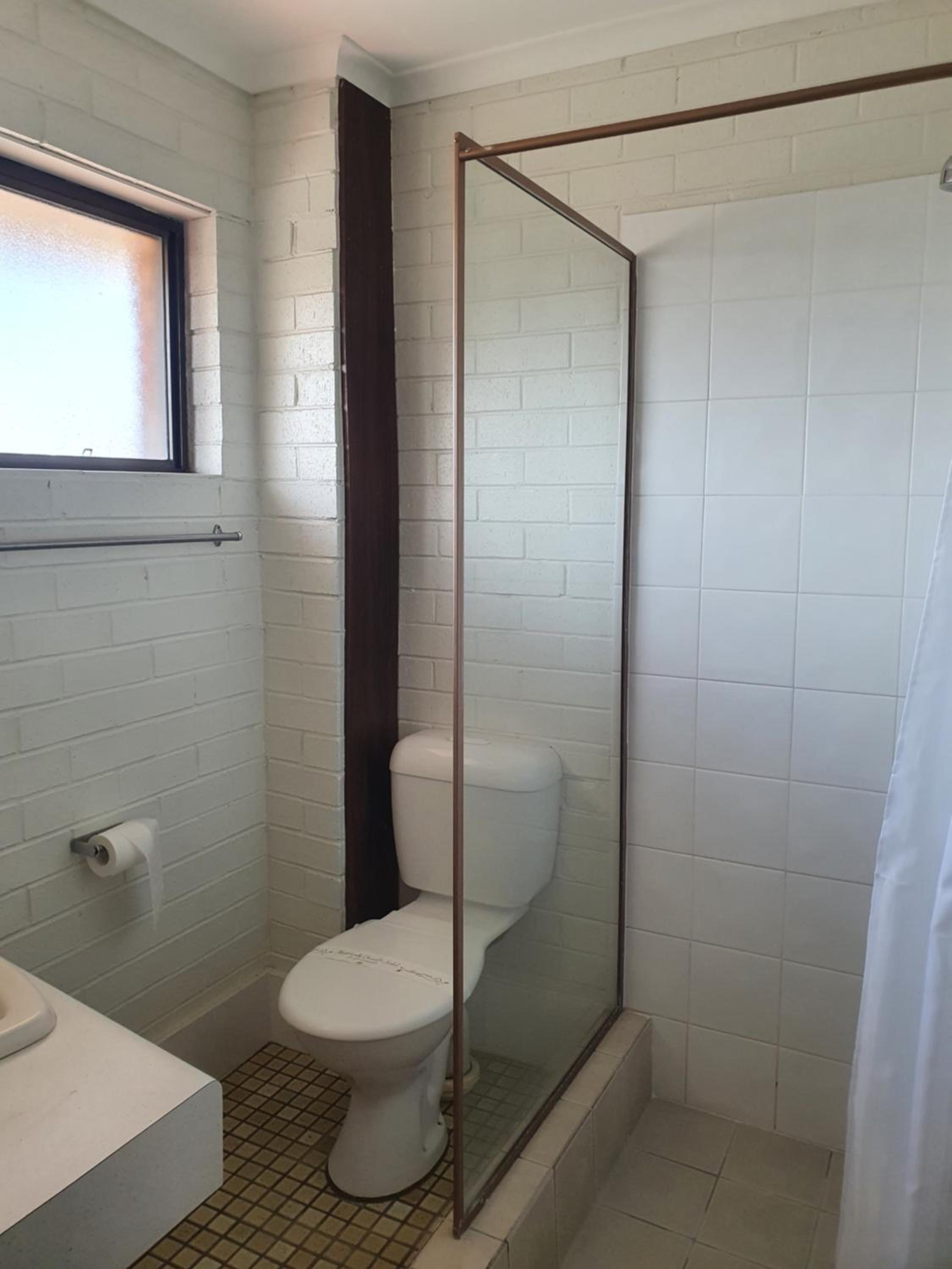 Coastal Bay Motel