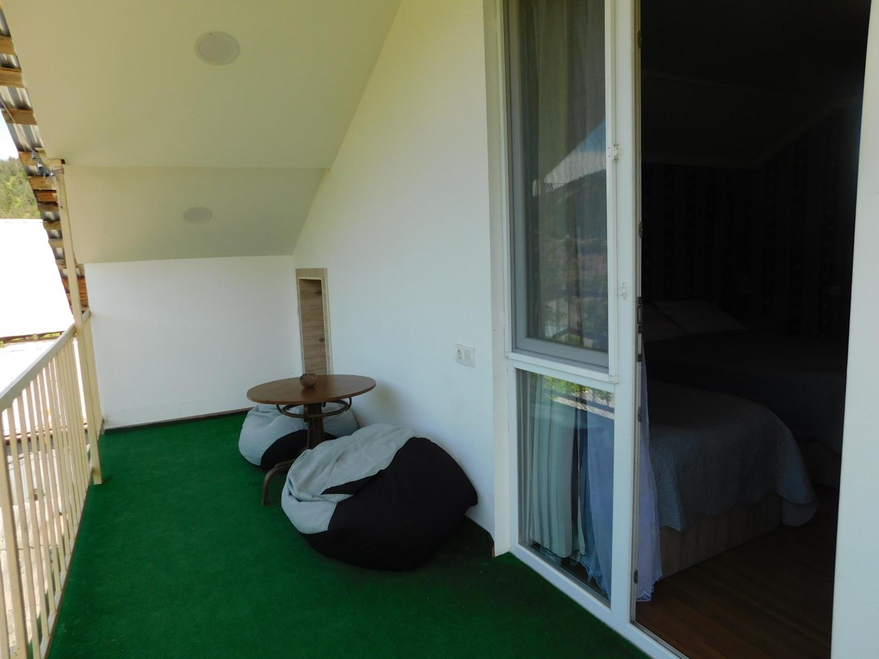 Photo 52