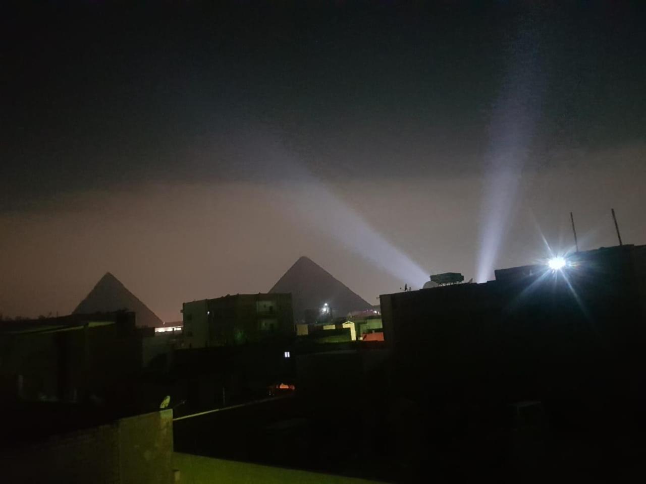 Jana Pyramids view inn