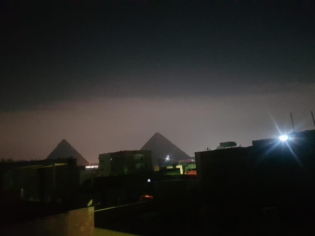 Jana Pyramids view inn