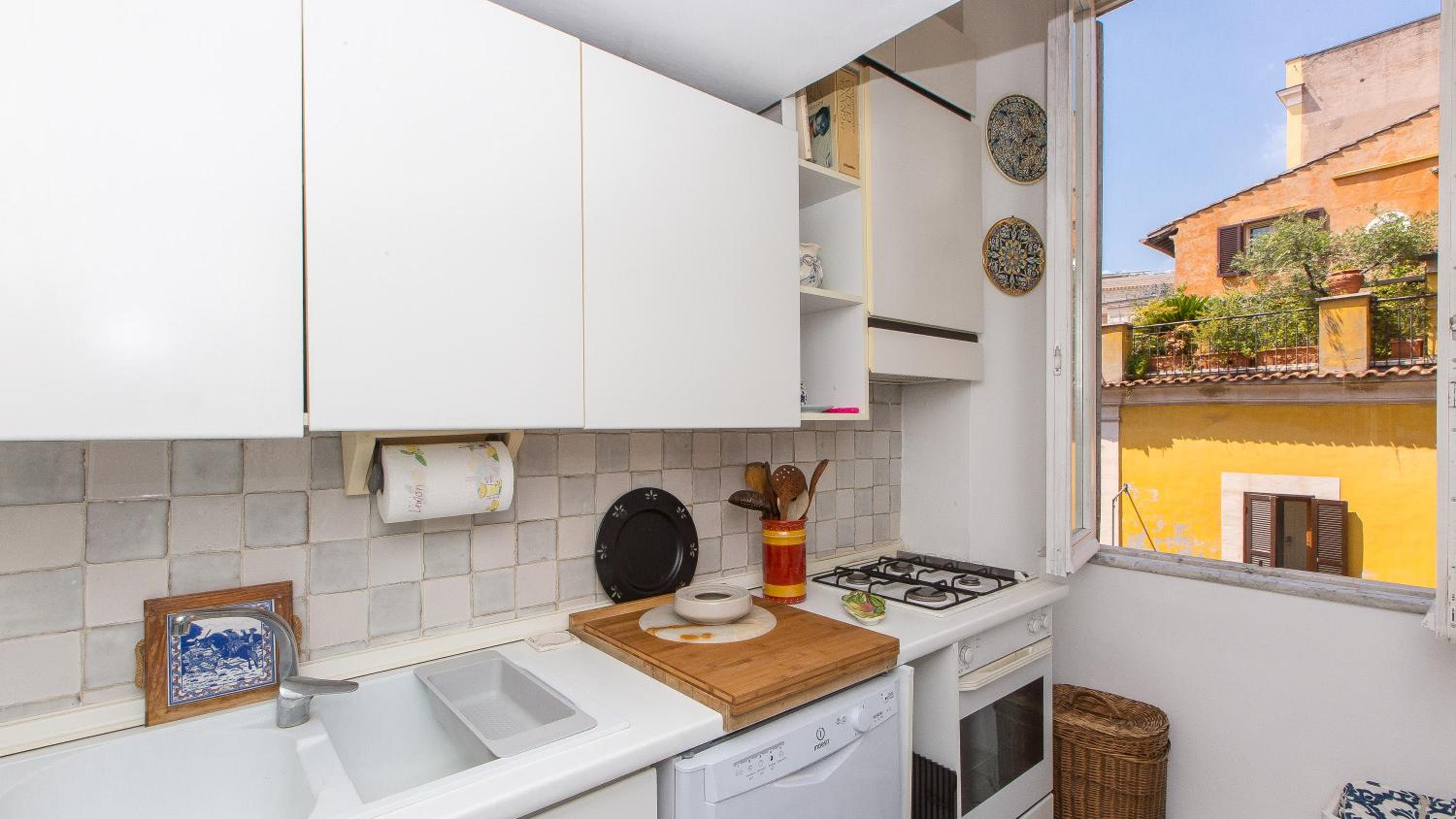 Monti Flat Rental in Rome