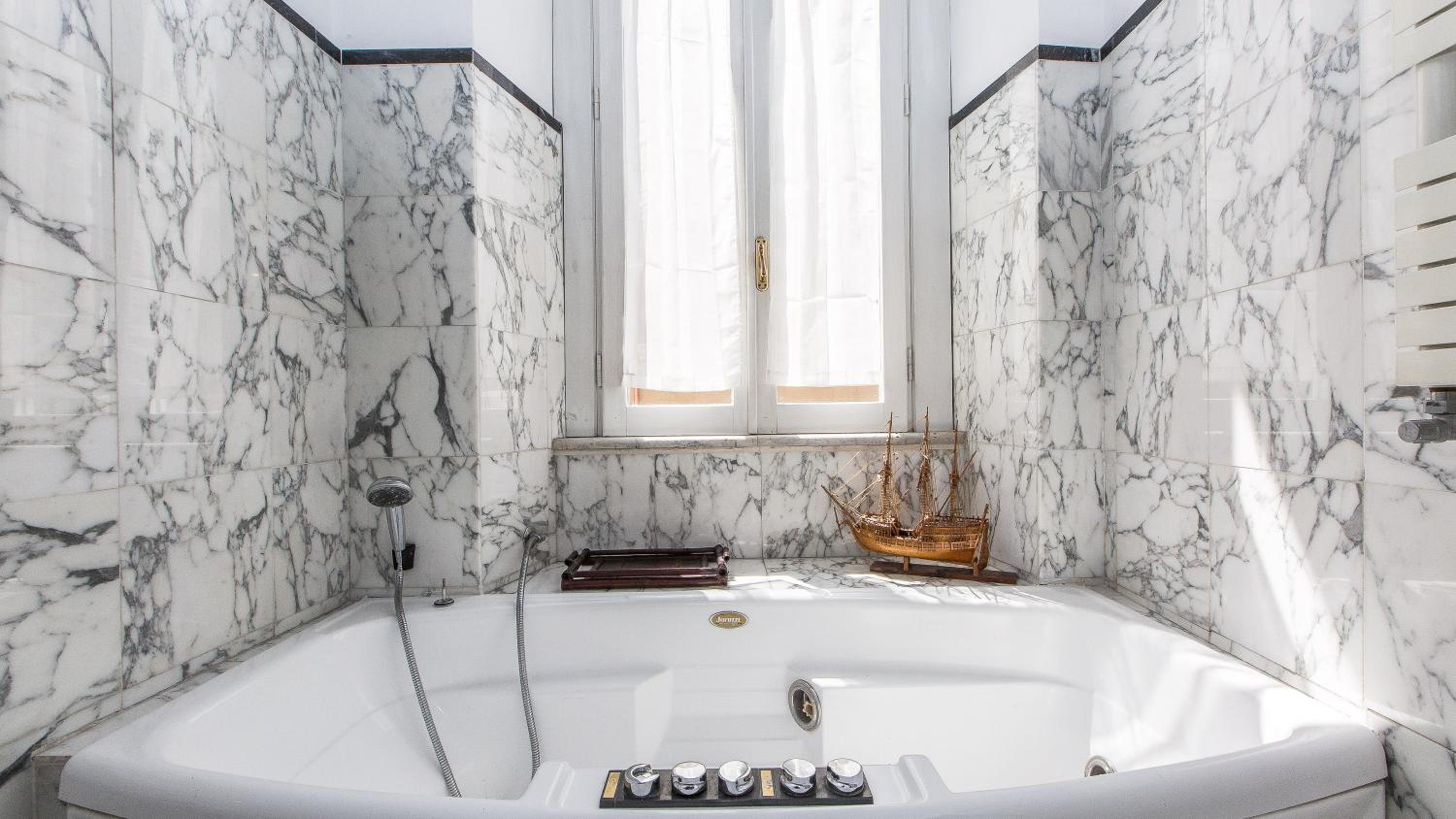 Monti Flat Rental in Rome