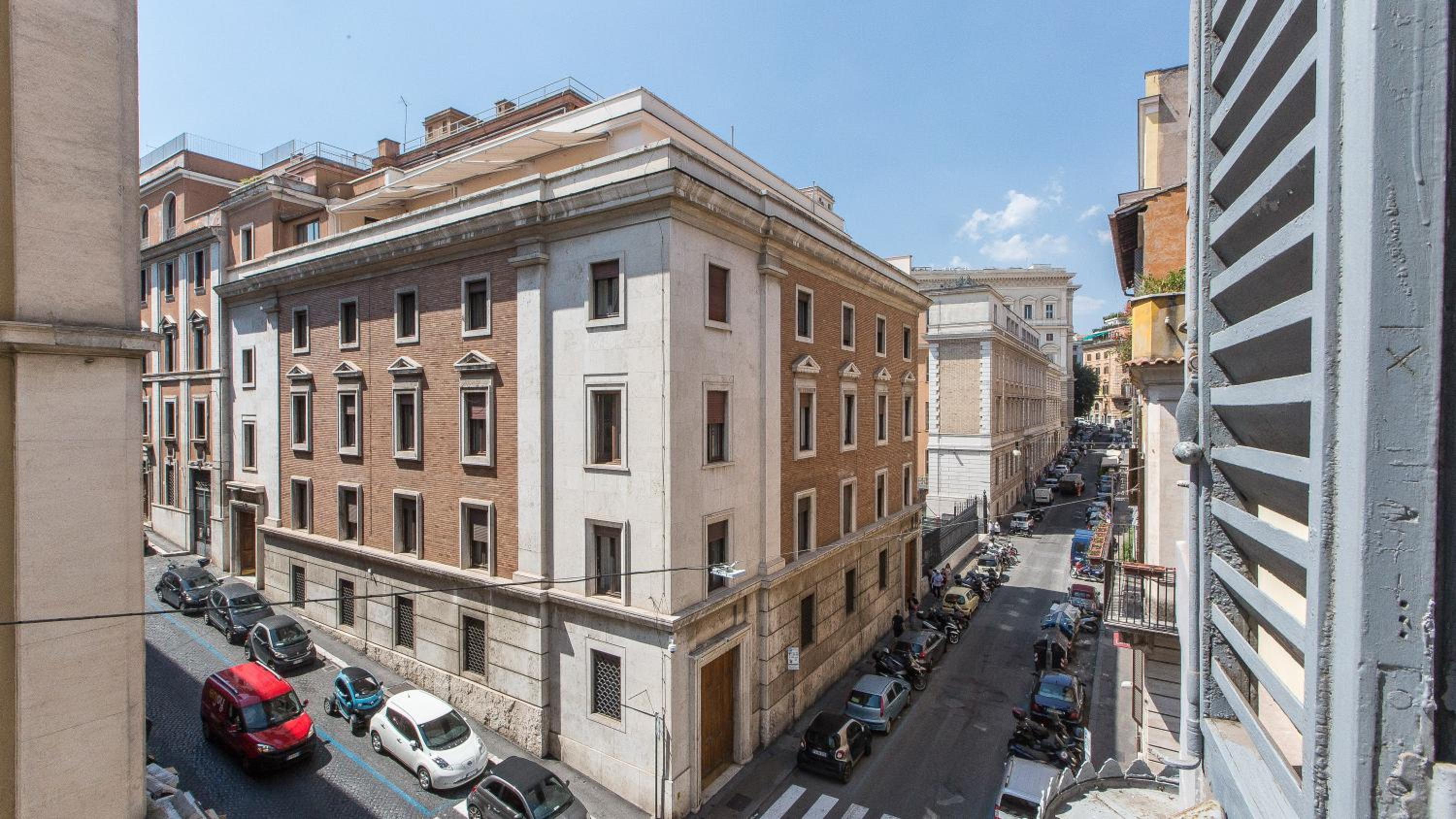 Monti Flat Rental in Rome