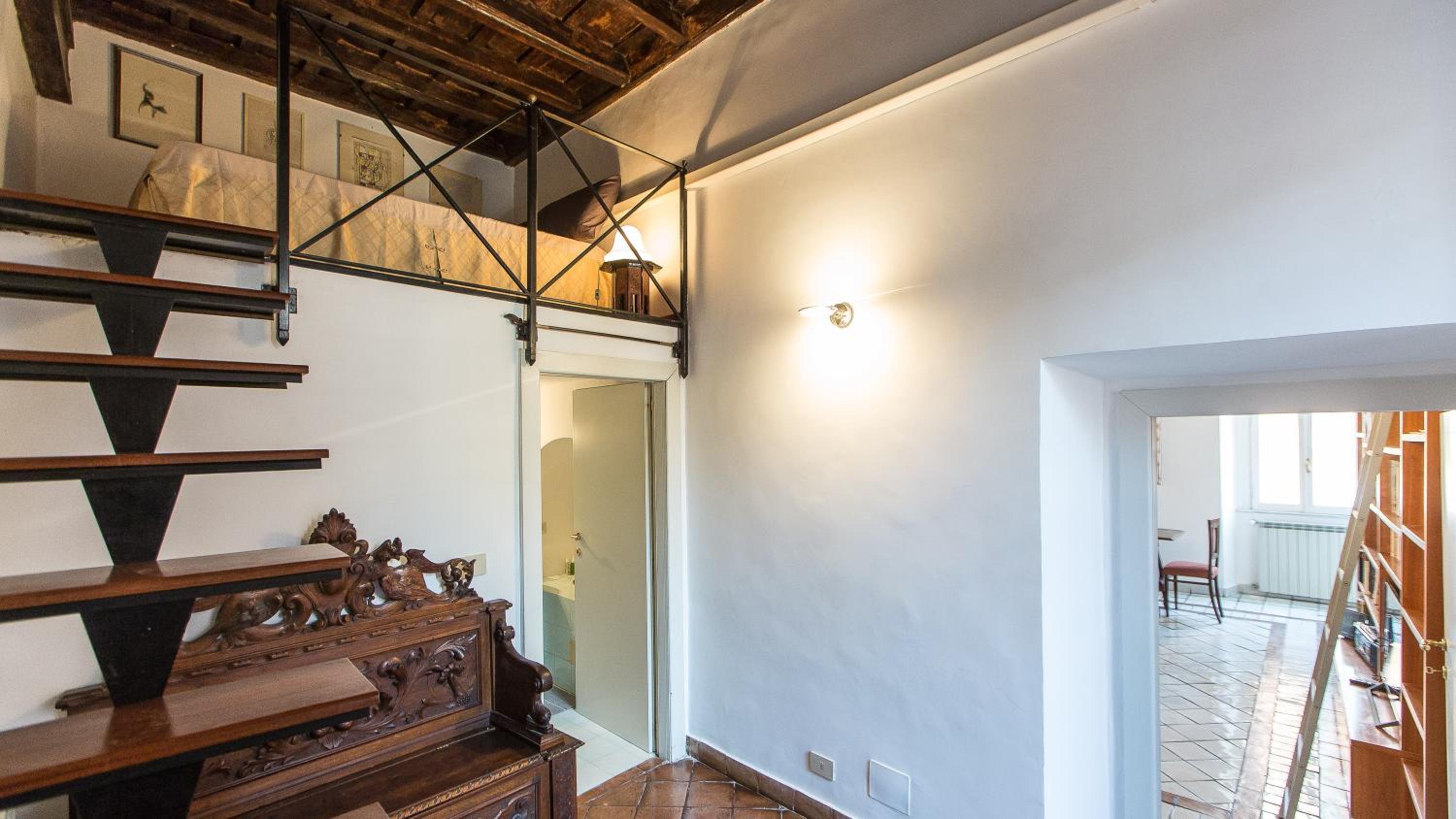 Monti Flat Rental in Rome
