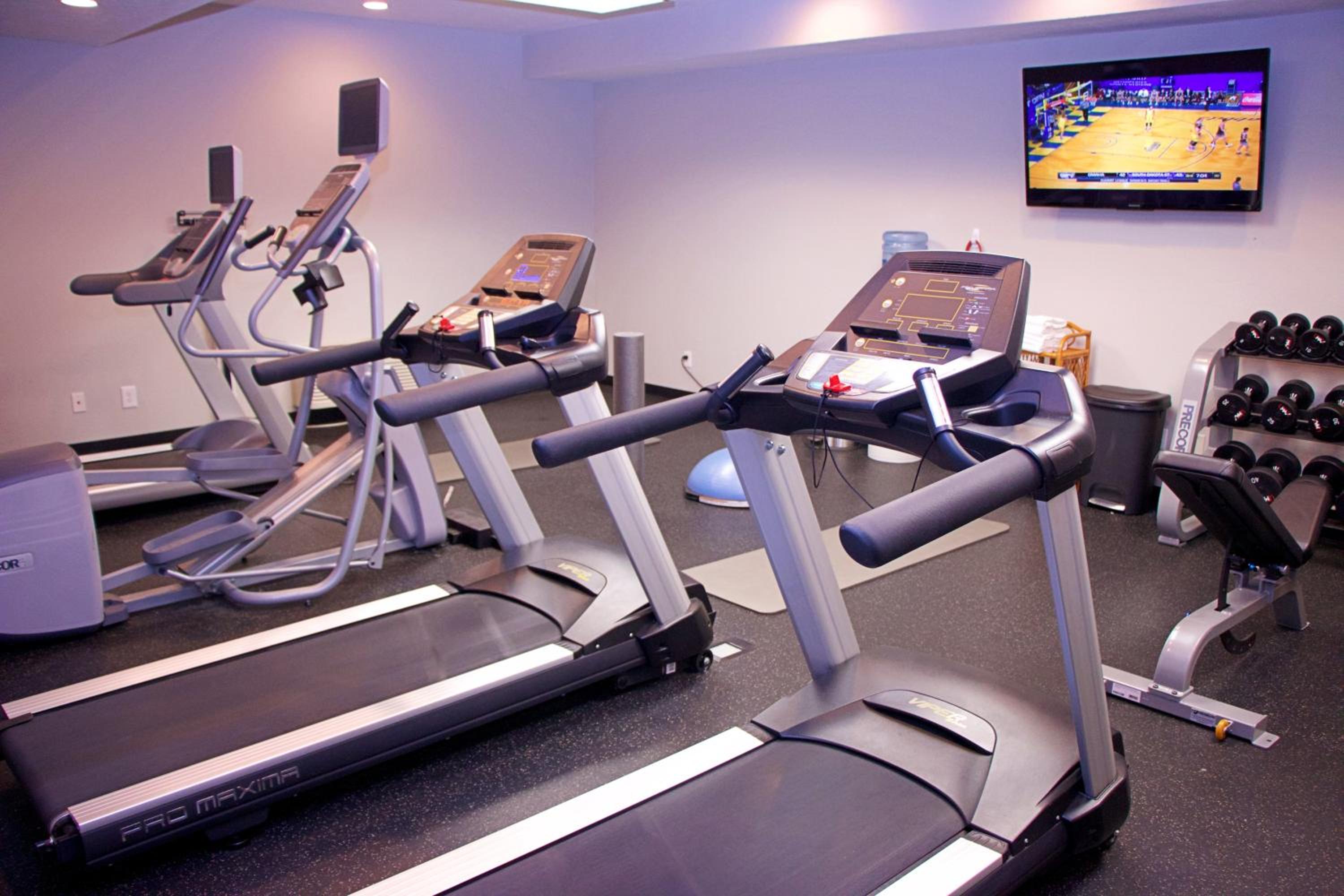 Holiday Inn Express Hotel  Suites Pierre-Fort Pierre, an IHG Hotel - Property Image 2