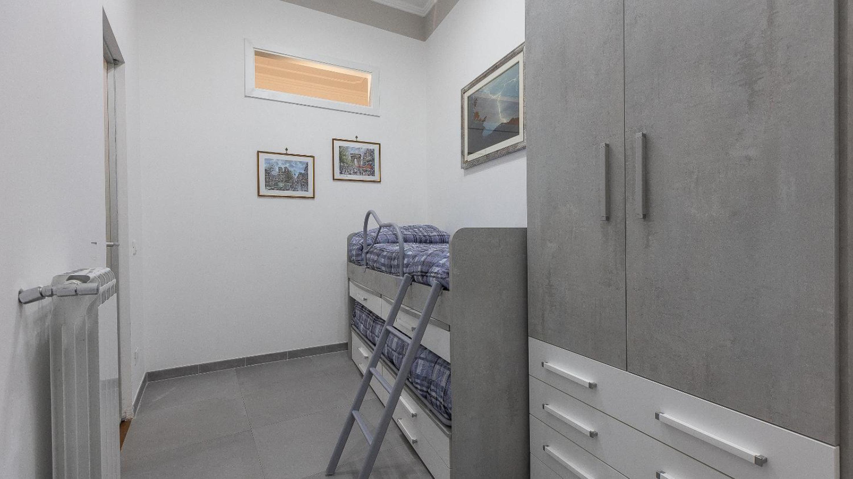 Gregoriana Luxury Rental in Rome