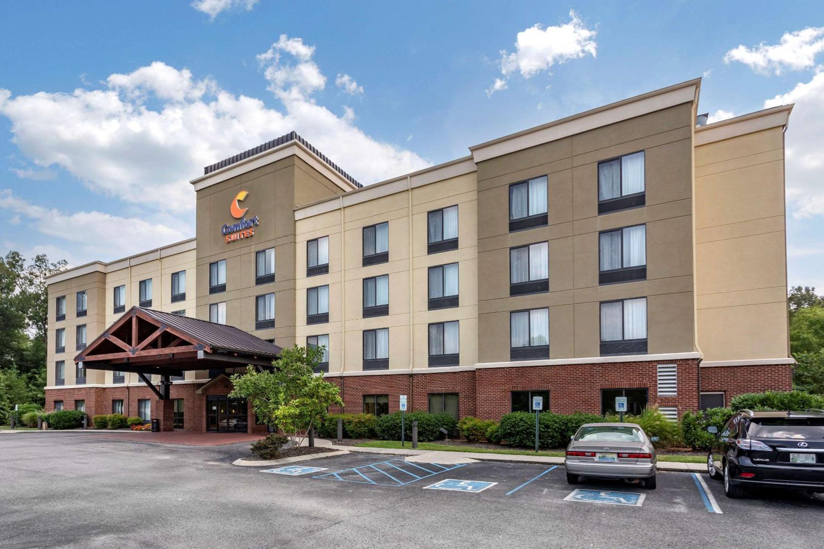 Comfort Suites Manchester near Arnold AFB