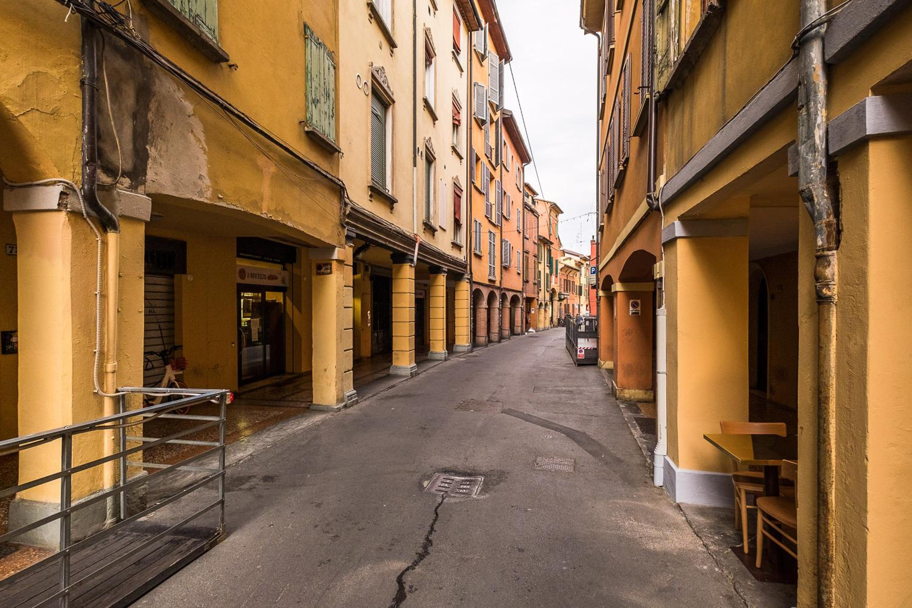 Sotto i portici di Via Pietralata by Wonderful Italy photo 4