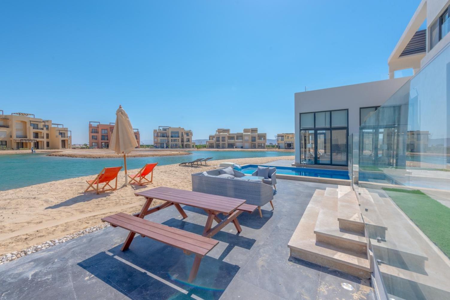 Long Island Gouna 5BR Tawila Beach House & Pool view 5