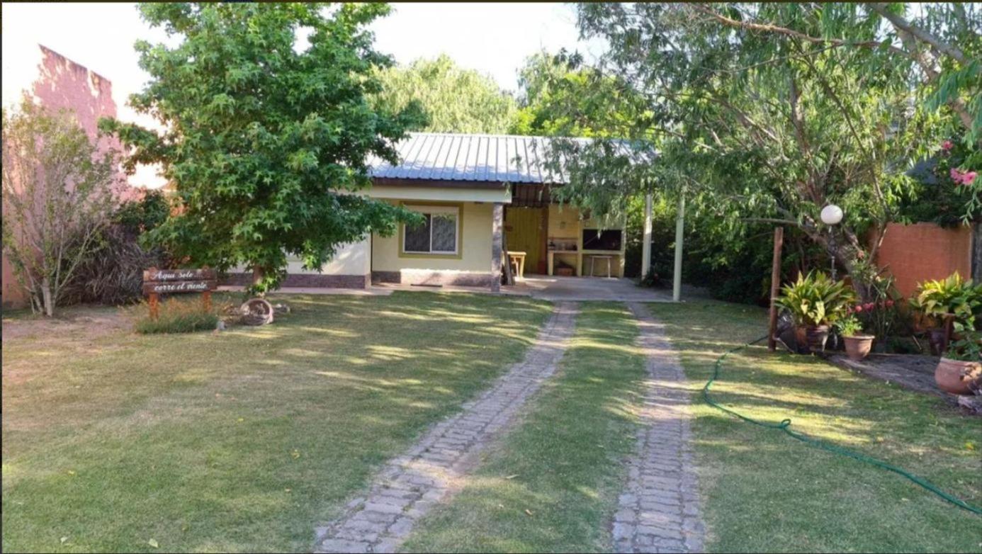 Preciosa casa en la tranquilidad de Colonia Relájate con toda la familia donde la tranquilidad se respira - A una cuadra de la mejor zona de la rambla de C