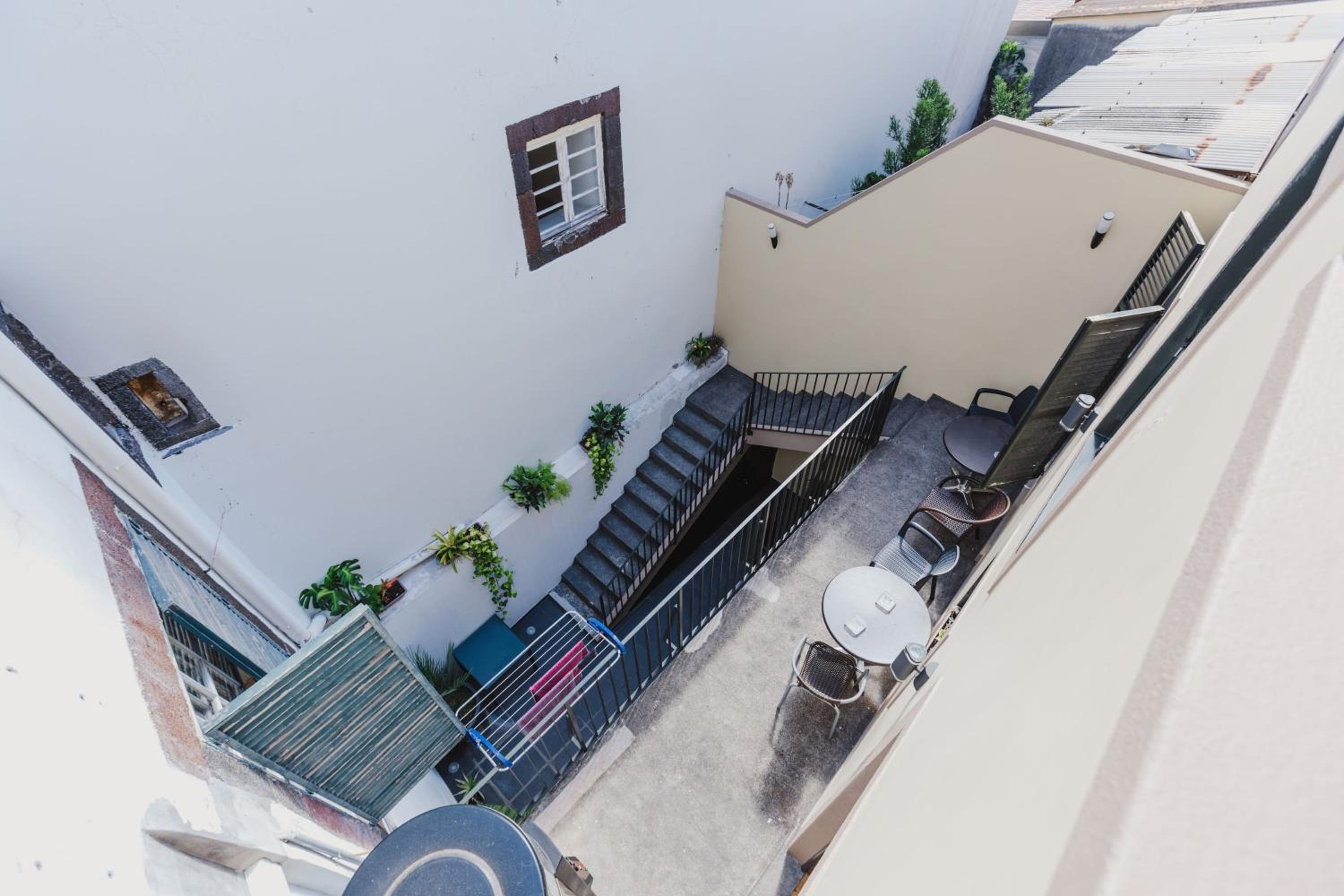 Hotel Jaca Hostel Funchal - Image 1