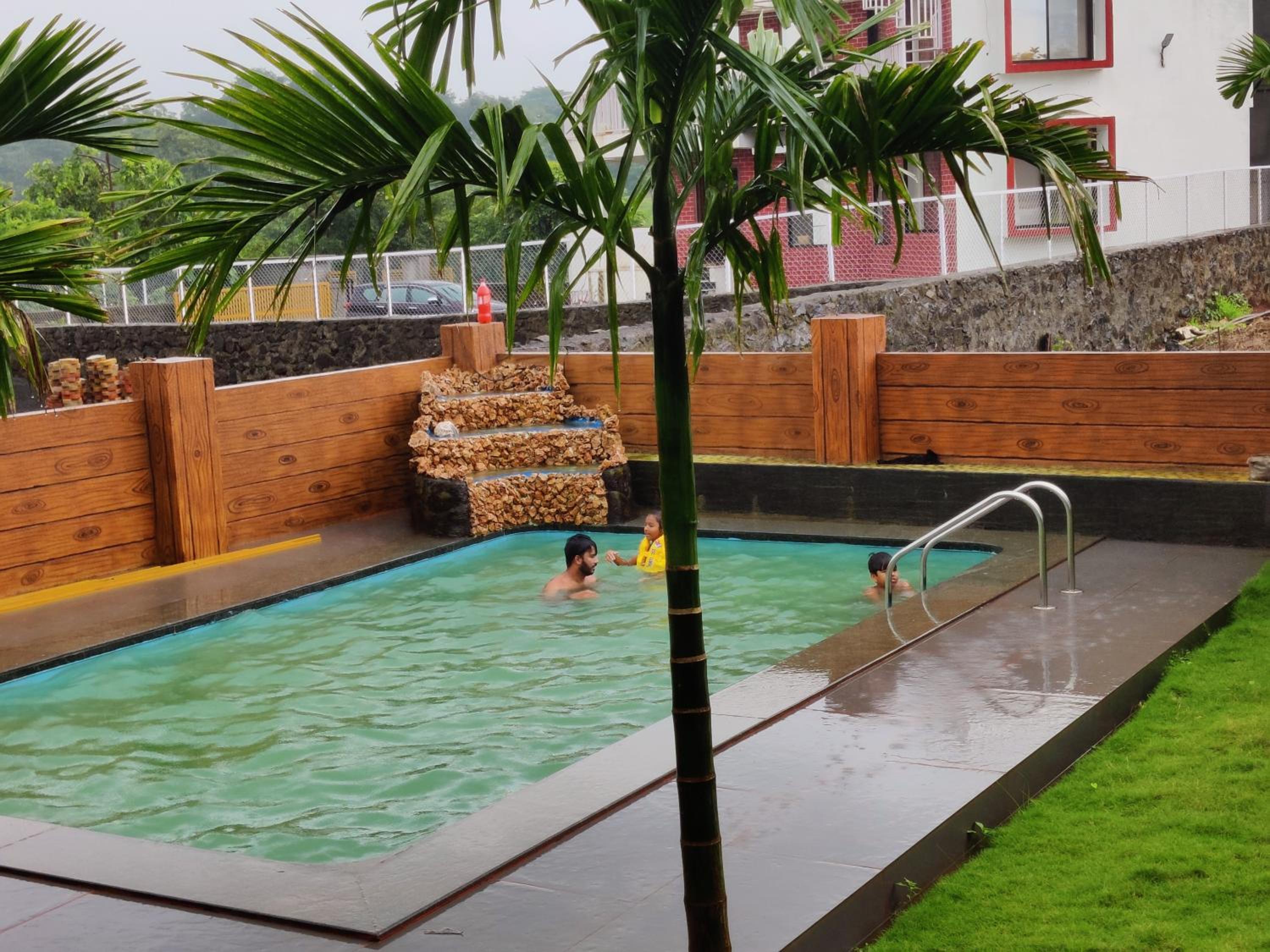 Karjat - 3 BHK Private Bungalow with Private Pool & Garden view 4