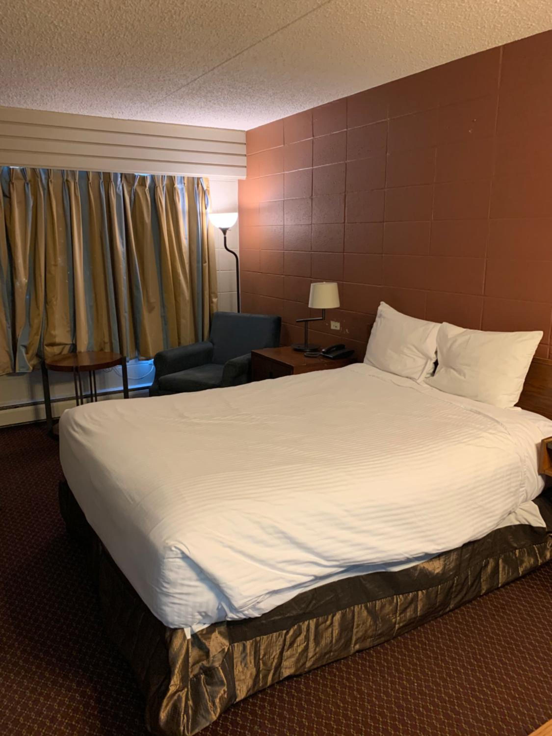 Grande Prairie Vacations - Westport Inn - Property Image 1