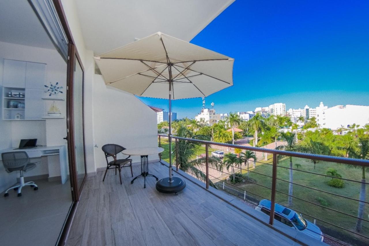 Modern stylish apt. steps away from the beach, fotografía 5